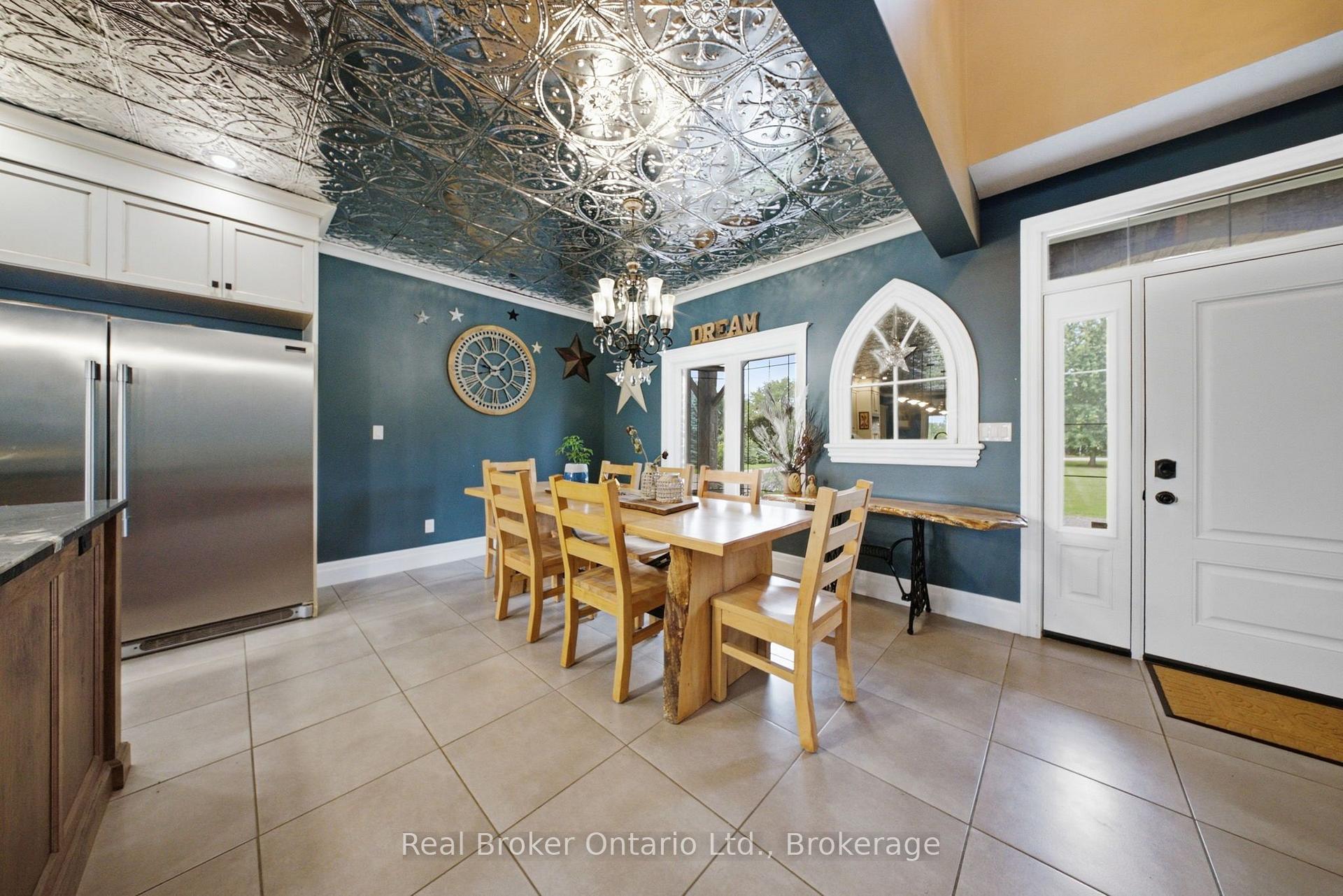 Photo 8 of 7399 Wellington 10 Road, Mapleton, Rural Mapleton — HOMEH