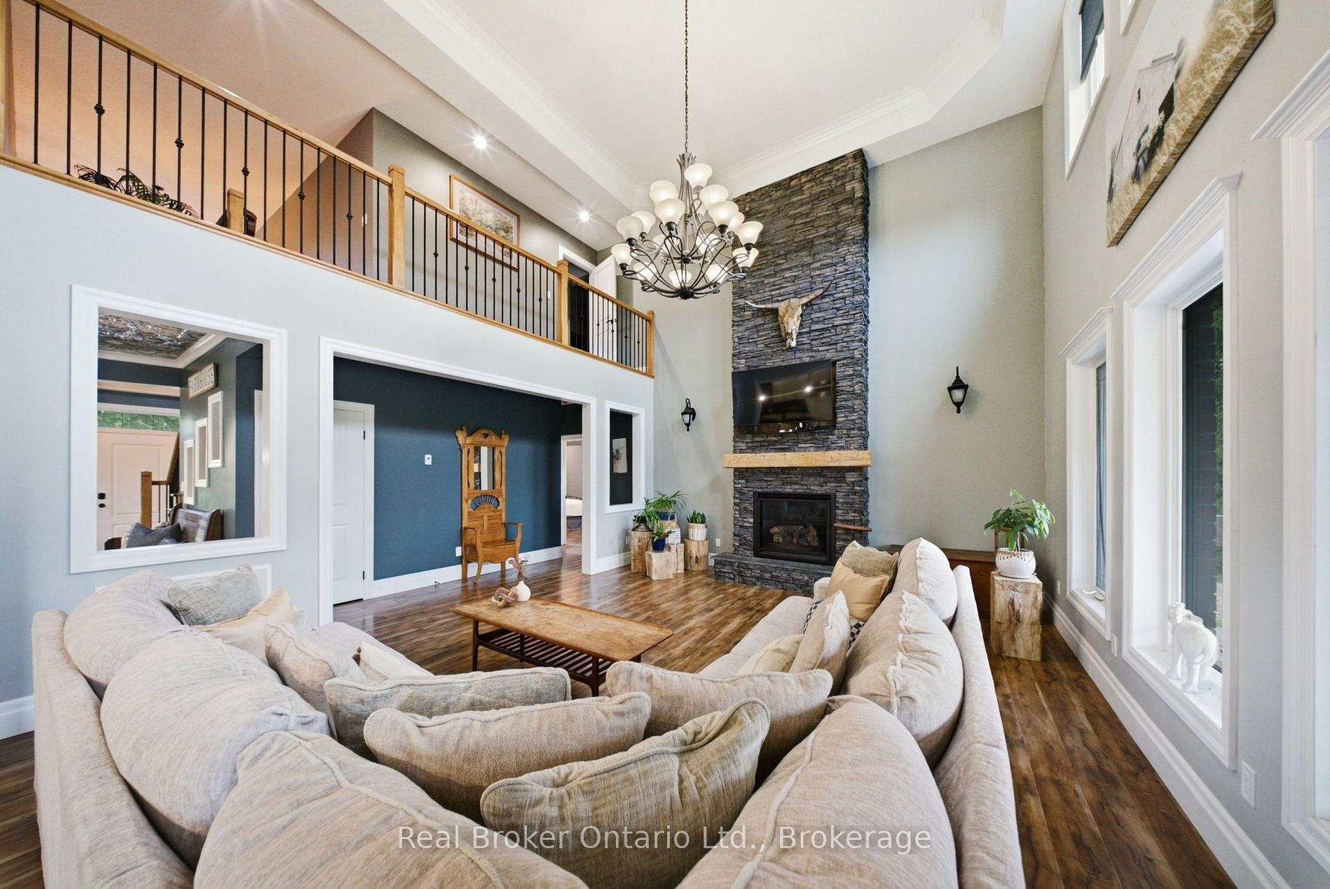 Photo 16 of 7399 Wellington 10 Road, Mapleton, Rural Mapleton — HOMEH