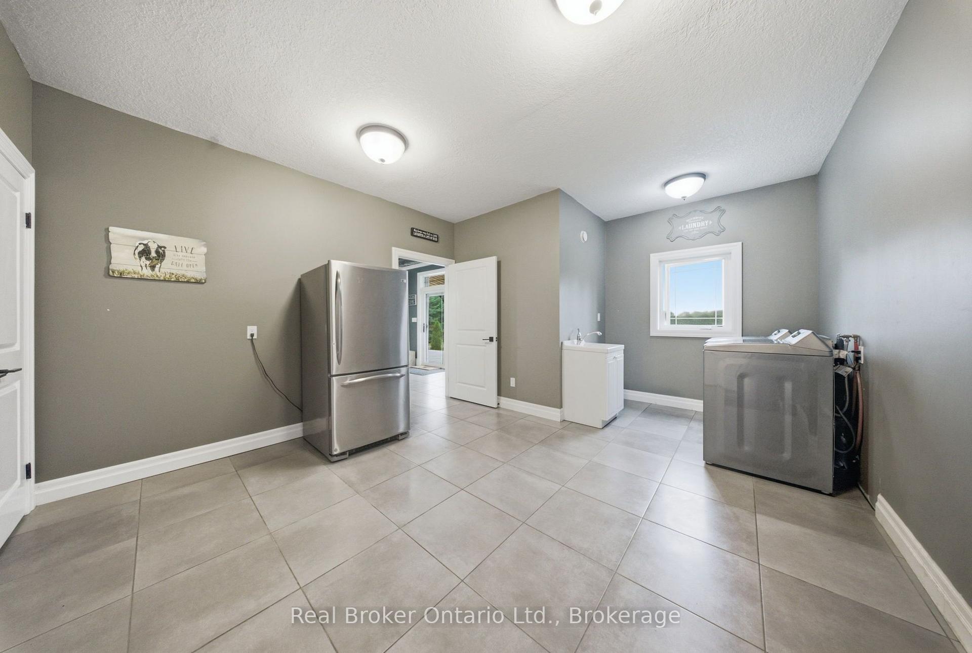 Photo 26 of 7399 Wellington 10 Road, Mapleton, Rural Mapleton — HOMEH