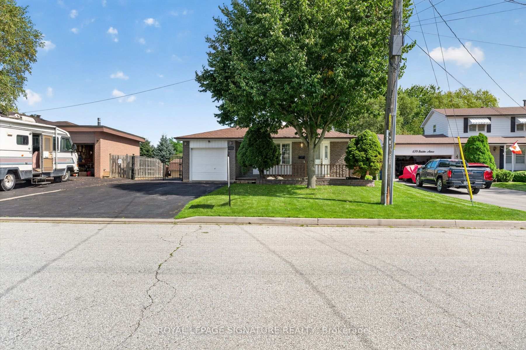 Photo 2 of 681 Balaton Avenue, Pickering, Bay Ridges — HOMEH
