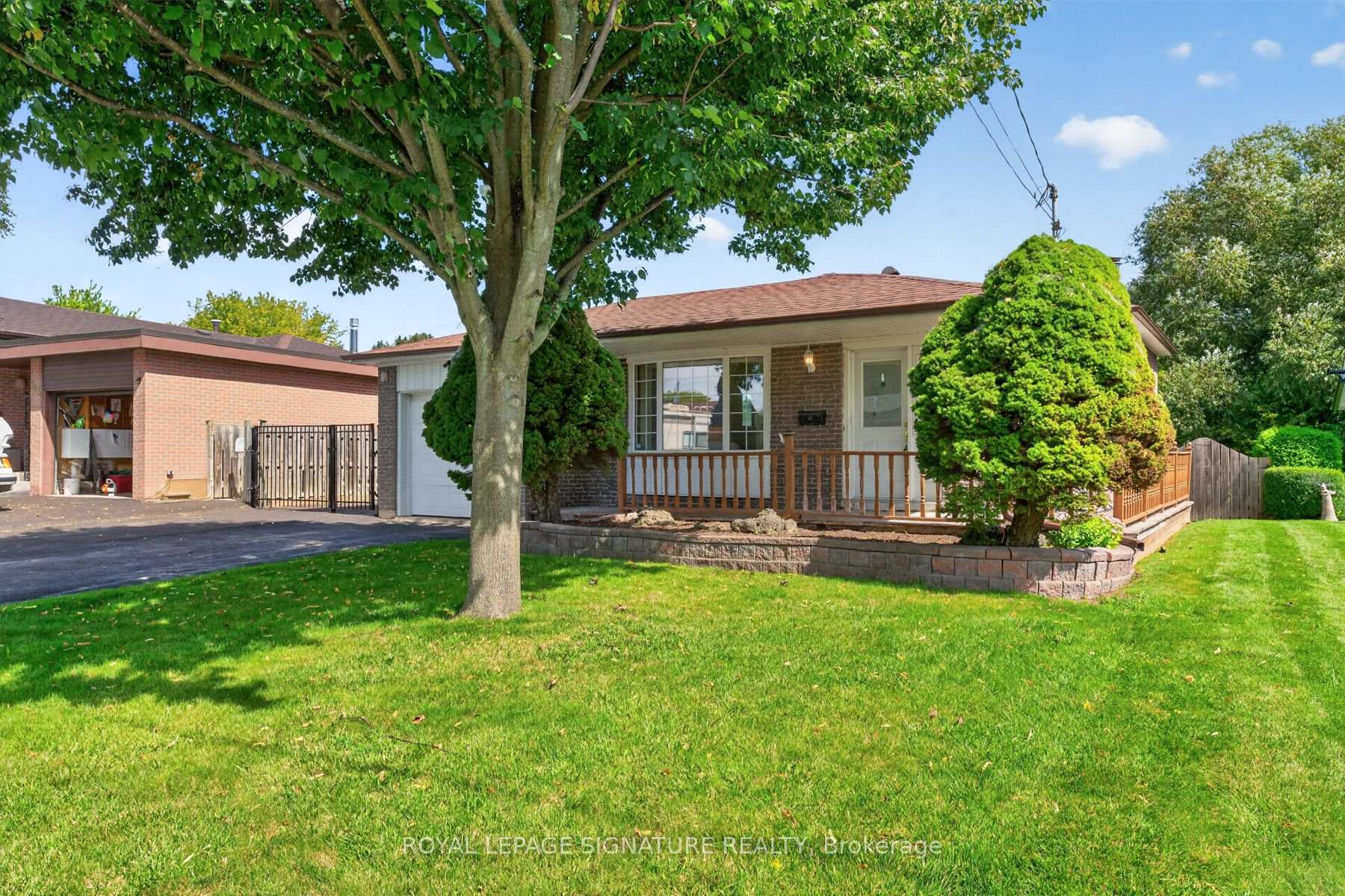 Photo 3 of 681 Balaton Avenue, Pickering, Bay Ridges — HOMEH