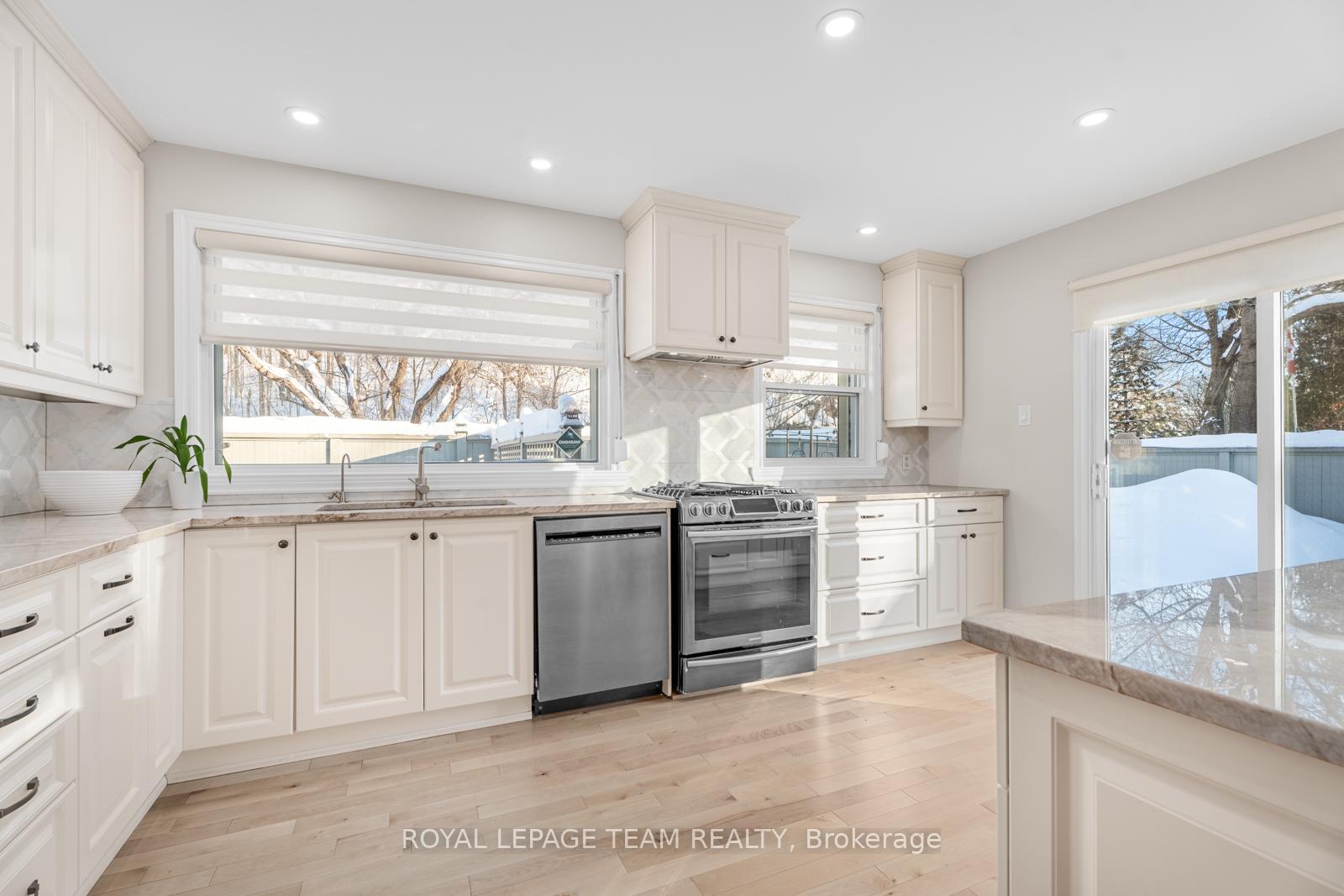 Photo 8 of 235 Hemlock Road, Ottawa, Rockcliffe — HOMEH
