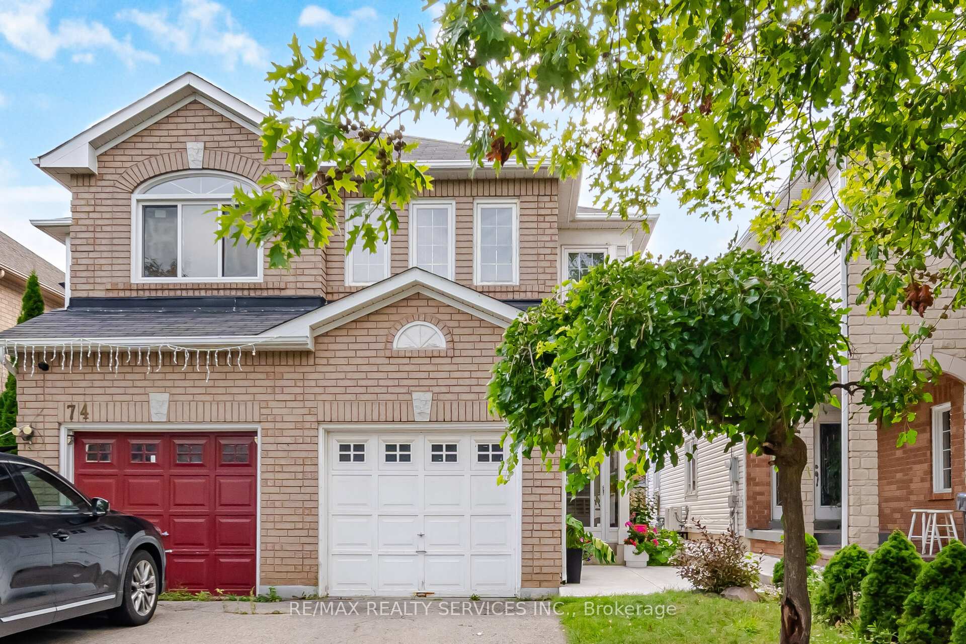 Photo 2 of 72 Yellow Brick Road, Brampton, Brampton North — HOMEH