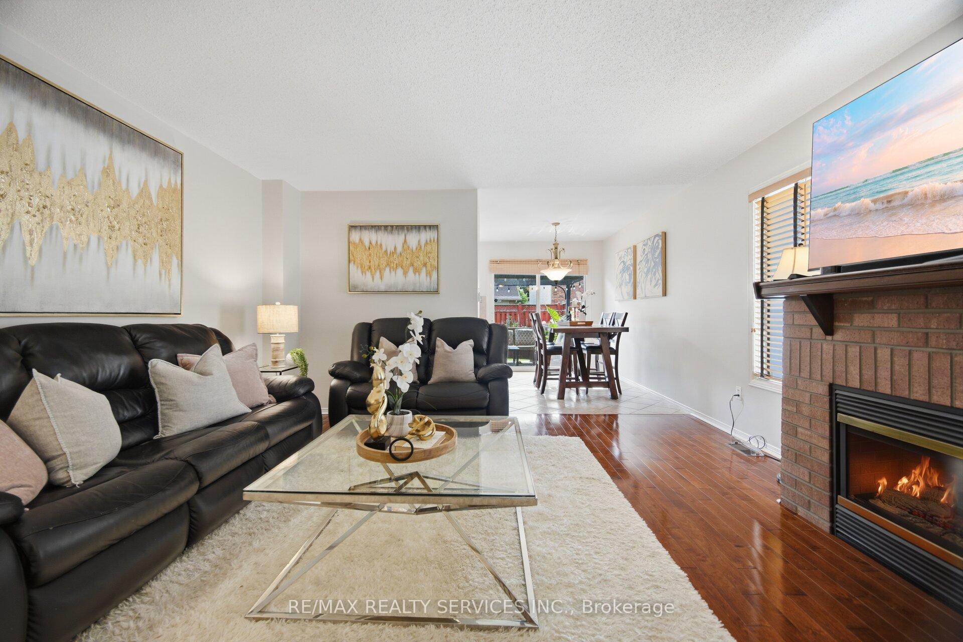 Photo 9 of 72 Yellow Brick Road, Brampton, Brampton North — HOMEH