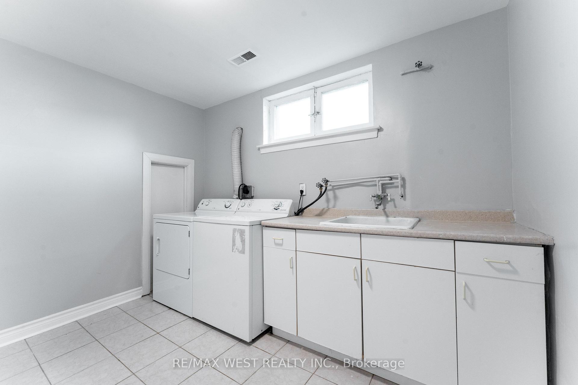 Photo 32 of 274 Maxwell Street, North York, Bathurst Manor — HOMEH