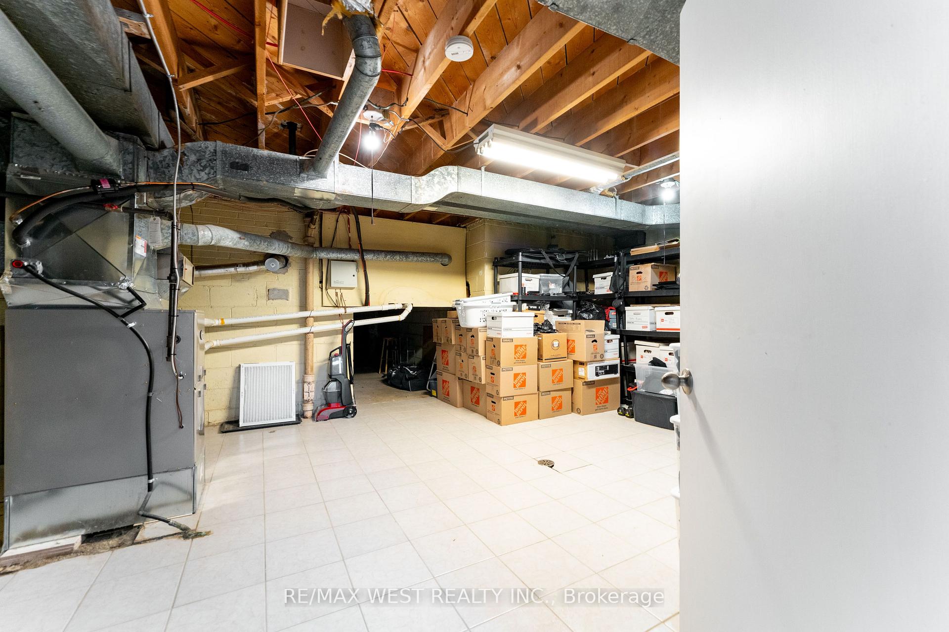 Photo 33 of 274 Maxwell Street, North York, Bathurst Manor — HOMEH