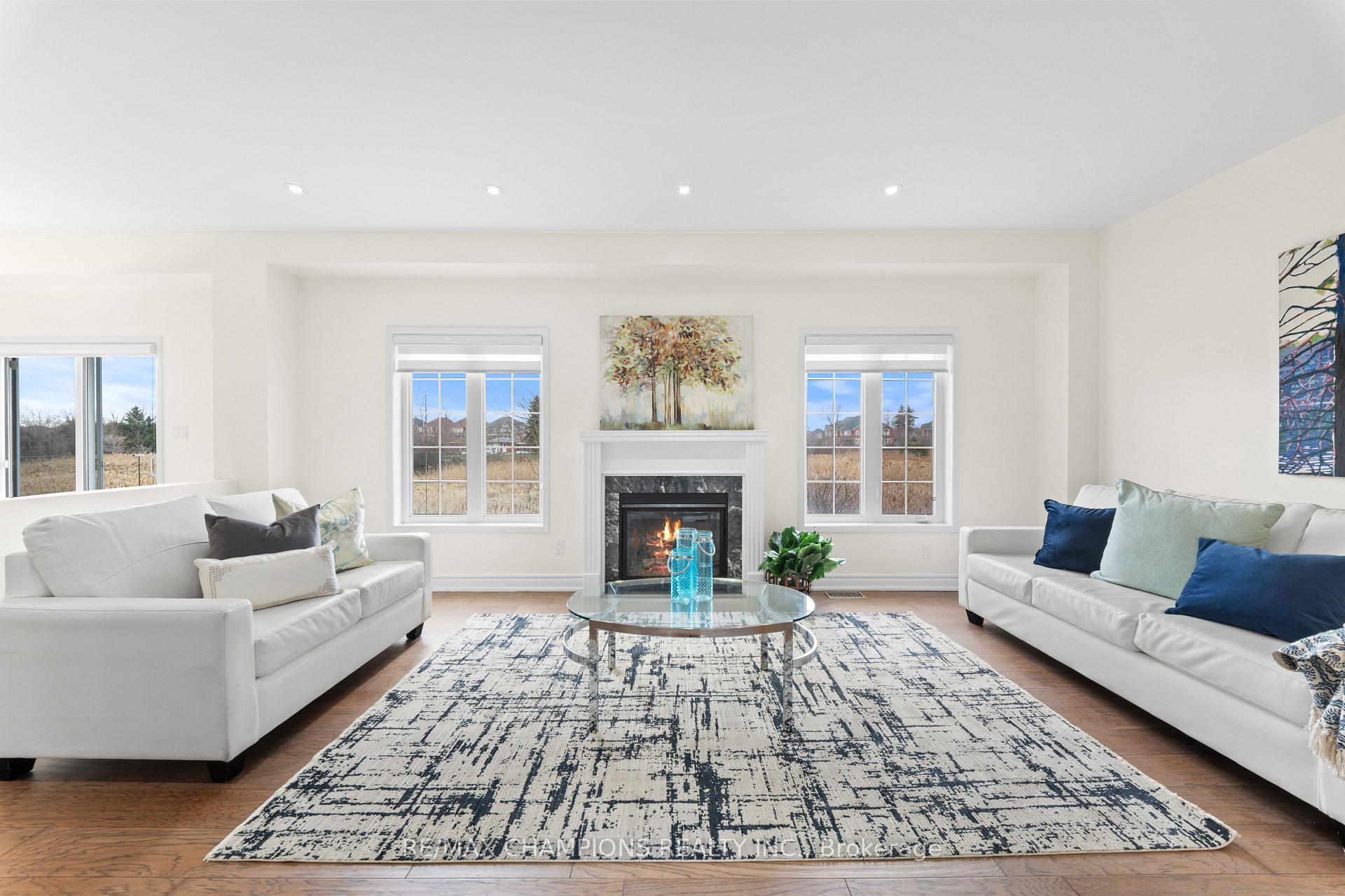 Photo 7 of 42 Abbotsbury Drive, Brampton, Credit Valley — HOMEH