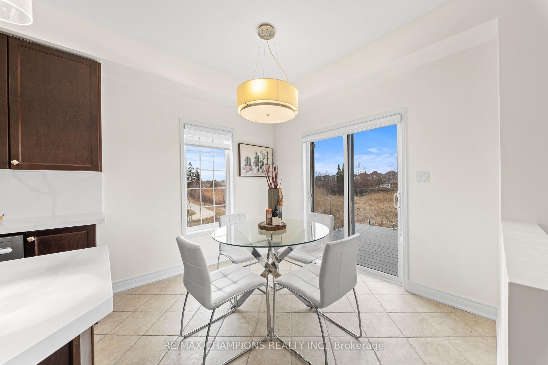 Photo 13 of 42 Abbotsbury Drive, Brampton, Credit Valley — HOMEH