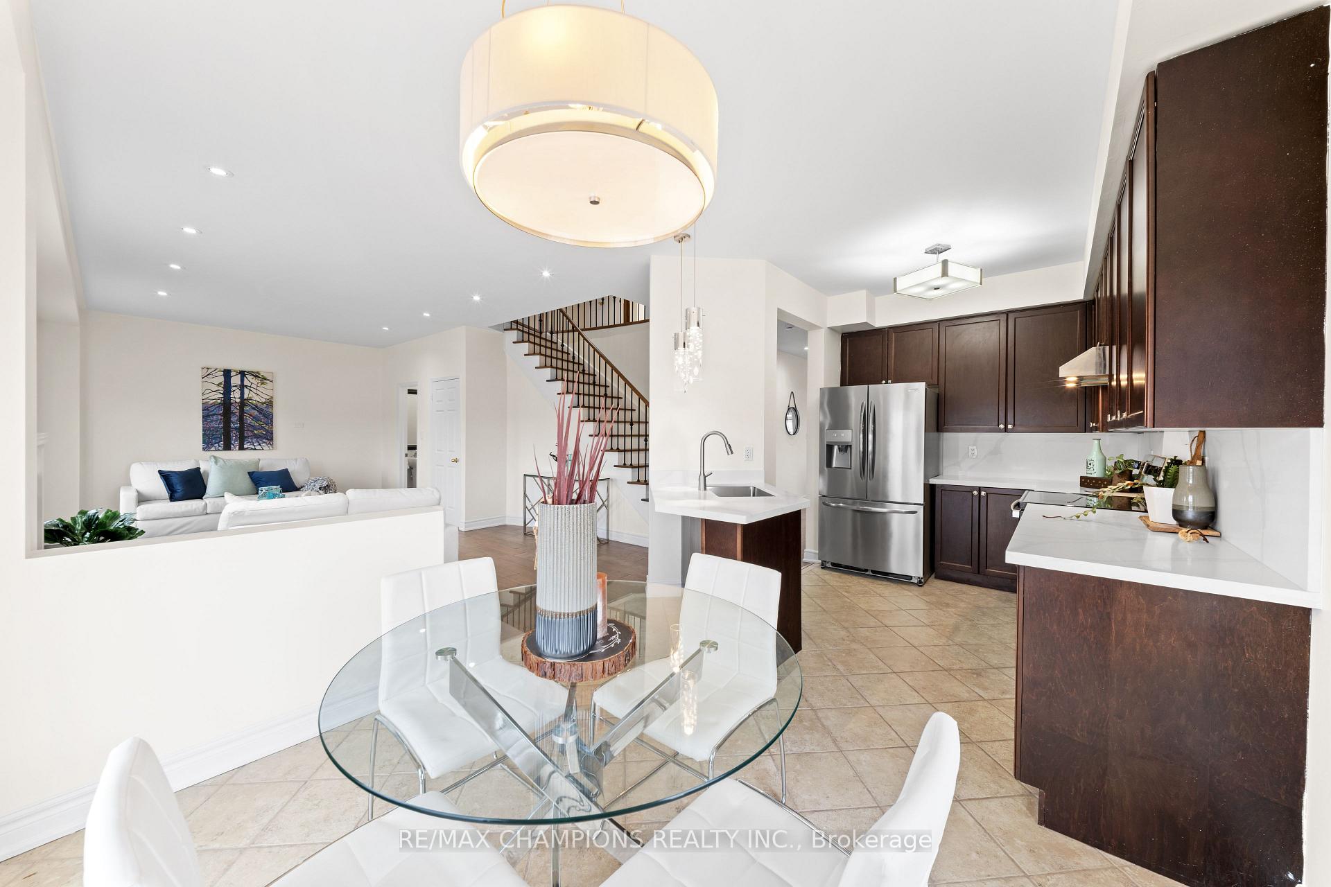 Photo 14 of 42 Abbotsbury Drive, Brampton, Credit Valley — HOMEH