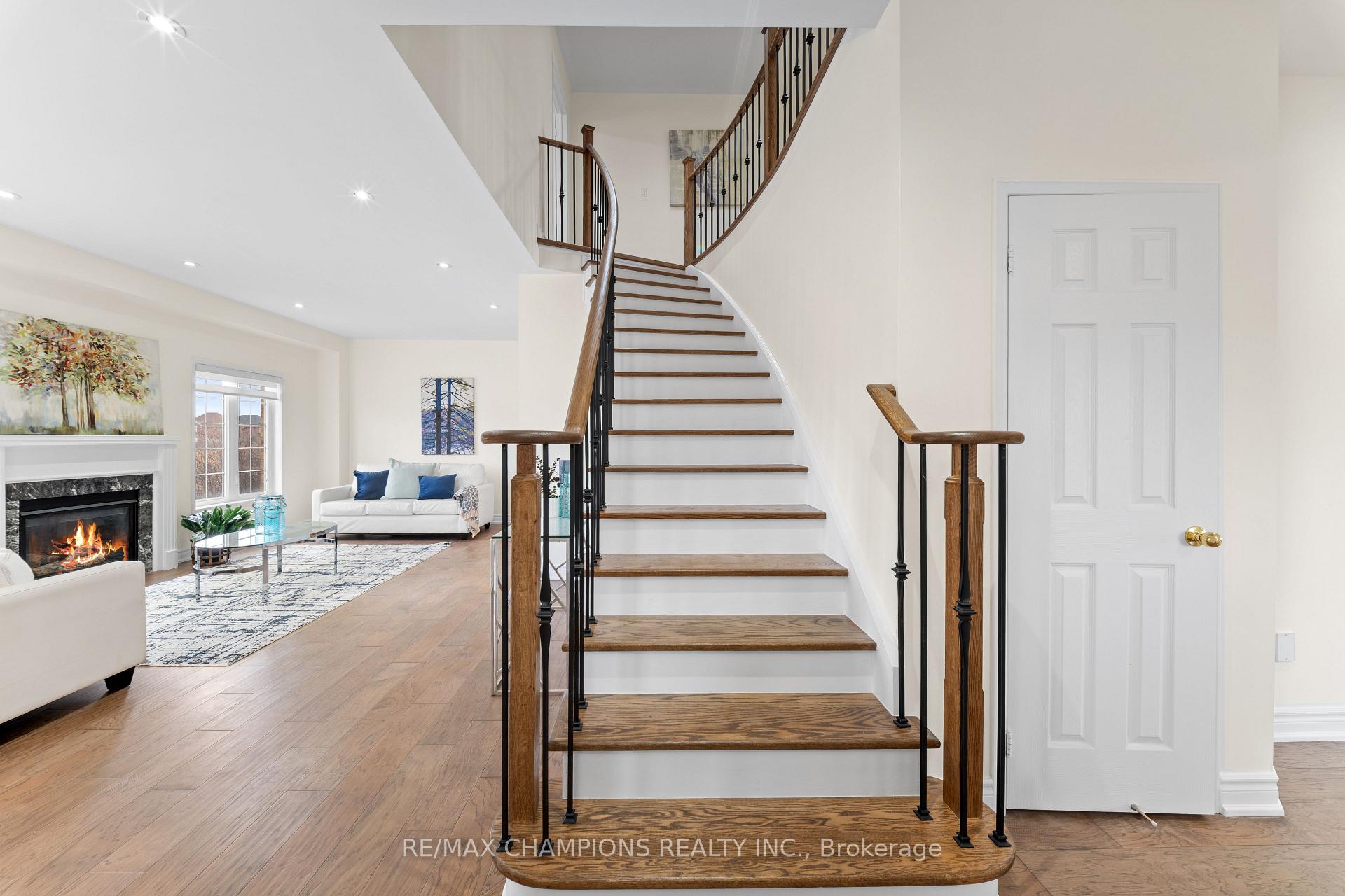 Photo 20 of 42 Abbotsbury Drive, Brampton, Credit Valley — HOMEH