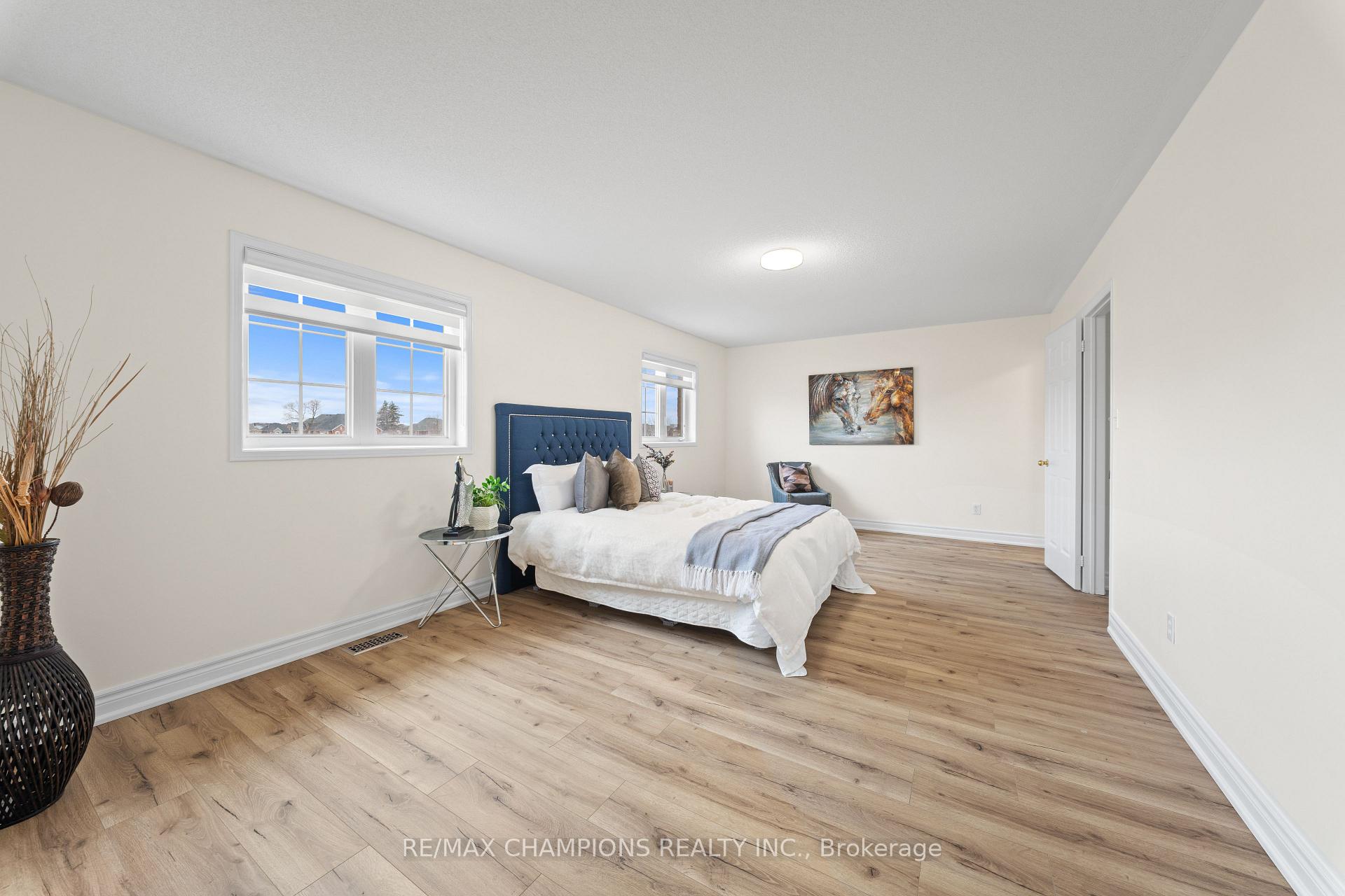 Photo 23 of 42 Abbotsbury Drive, Brampton, Credit Valley — HOMEH