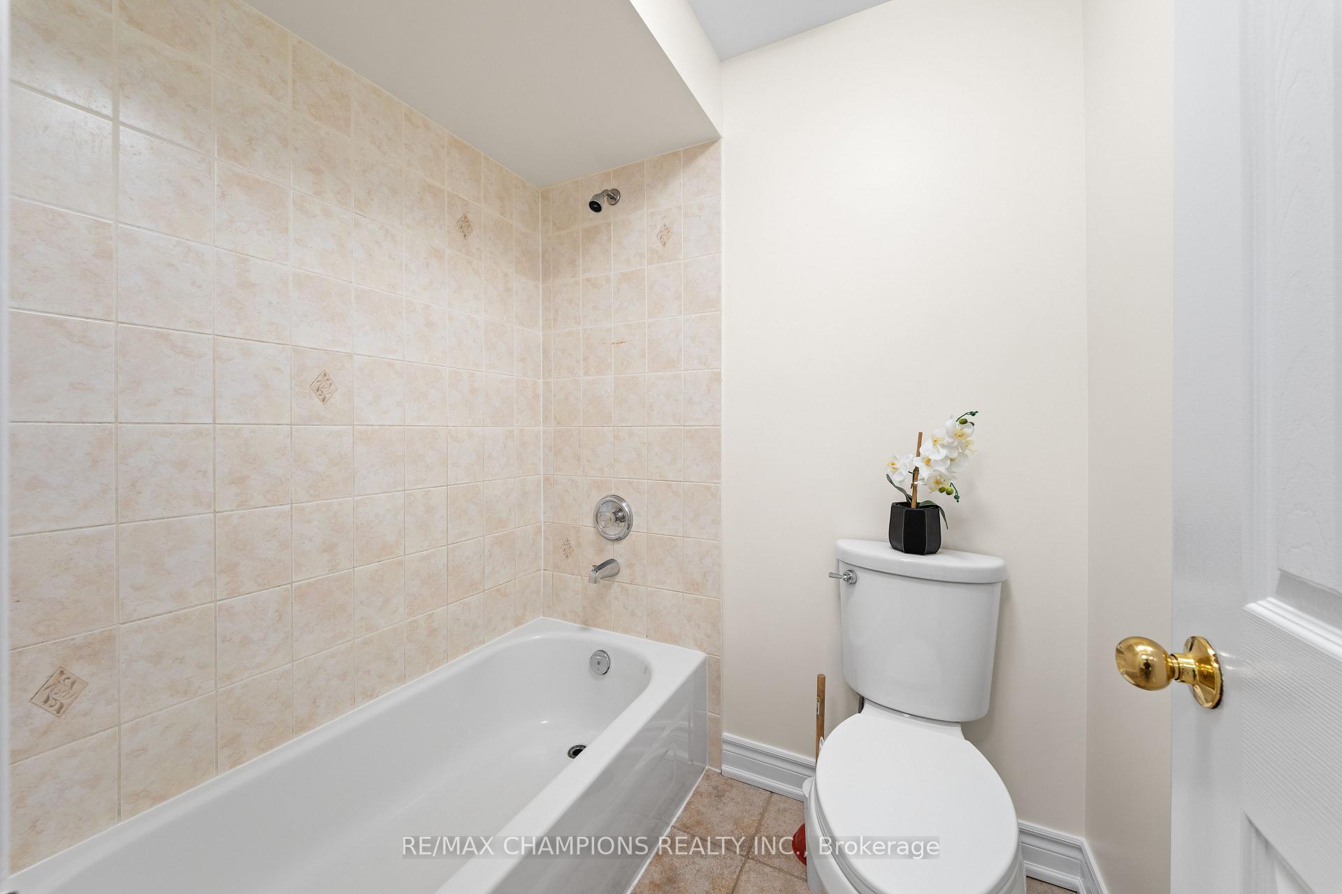 Photo 34 of 42 Abbotsbury Drive, Brampton, Credit Valley — HOMEH
