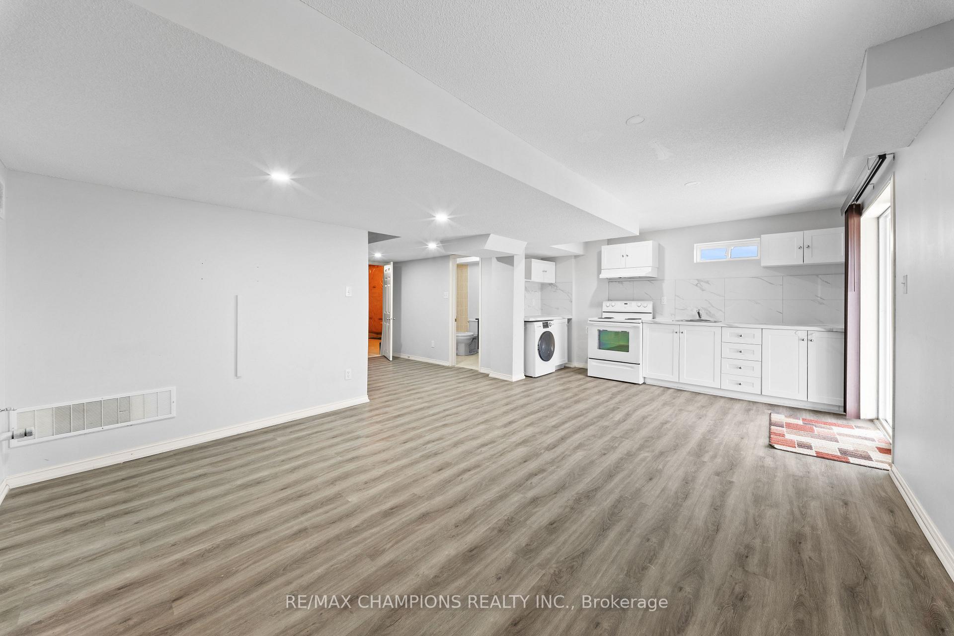 Photo 38 of 42 Abbotsbury Drive, Brampton, Credit Valley — HOMEH
