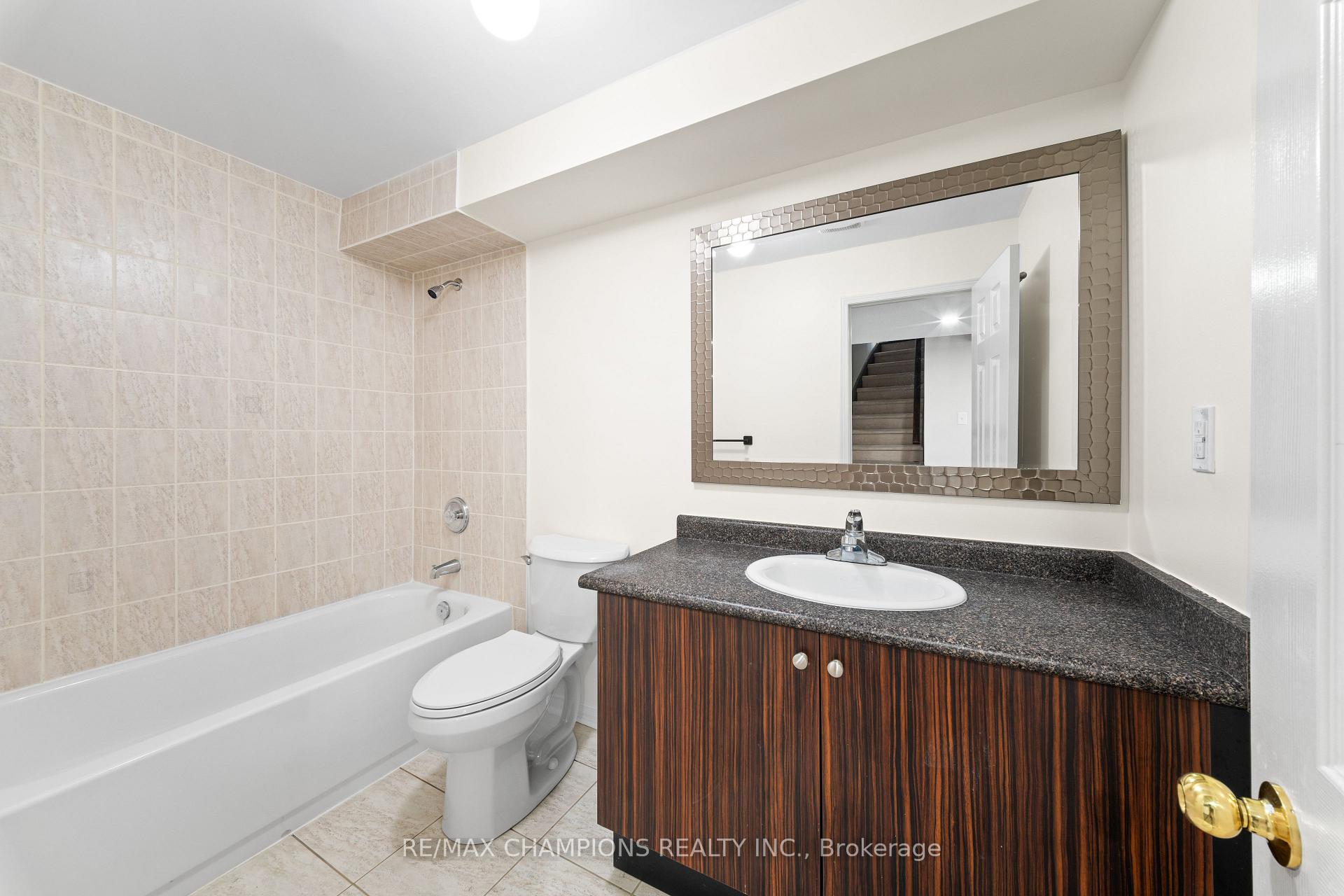 Photo 41 of 42 Abbotsbury Drive, Brampton, Credit Valley — HOMEH