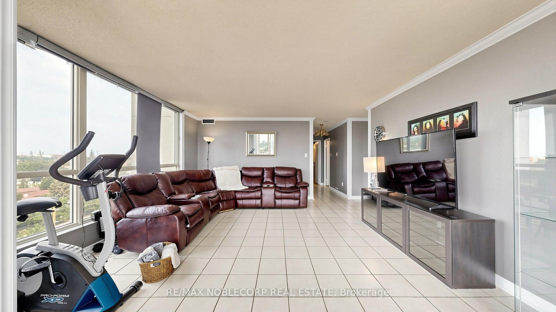 Photo 7 of Unit 804, 2901 Kipling Avenue, Etobicoke, Mount Olive-Silverstone-Jamestown — HOMEH