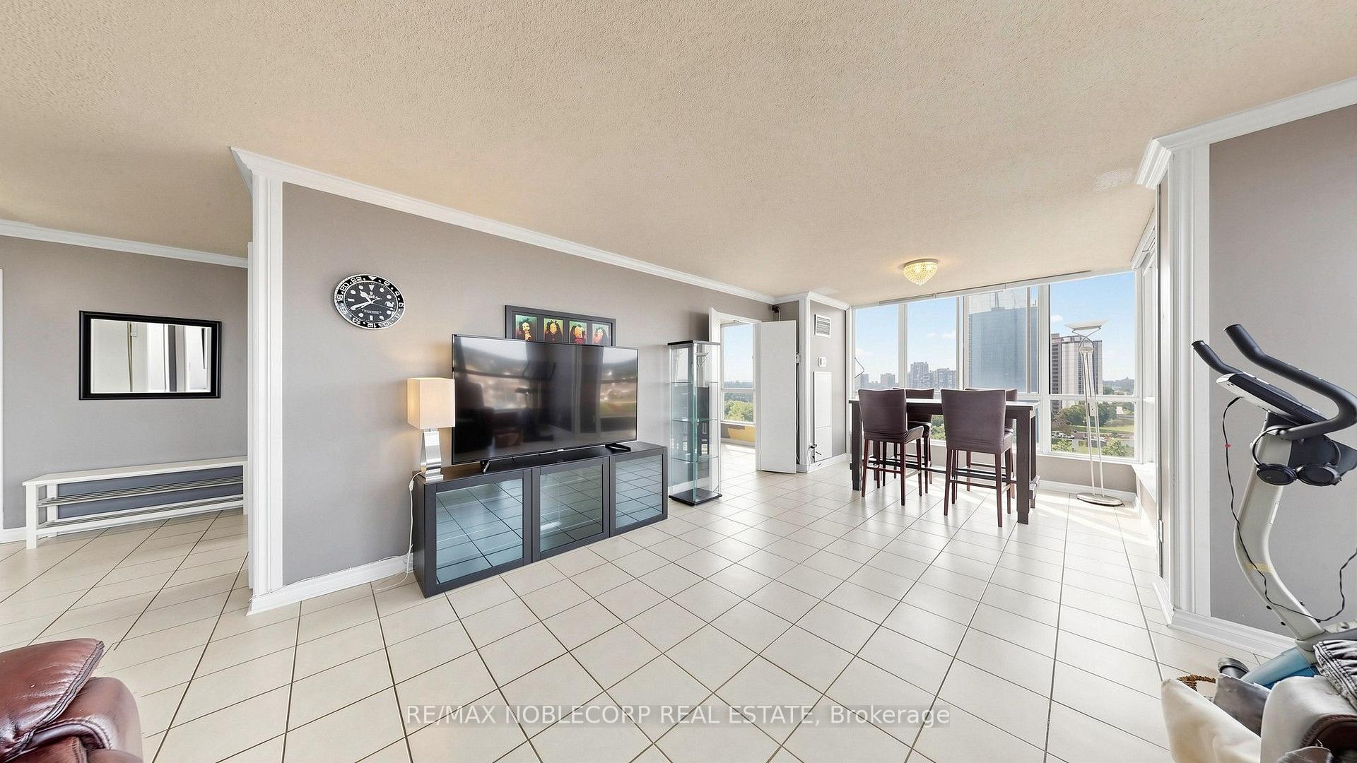 Photo 11 of Unit 804, 2901 Kipling Avenue, Etobicoke, Mount Olive-Silverstone-Jamestown — HOMEH