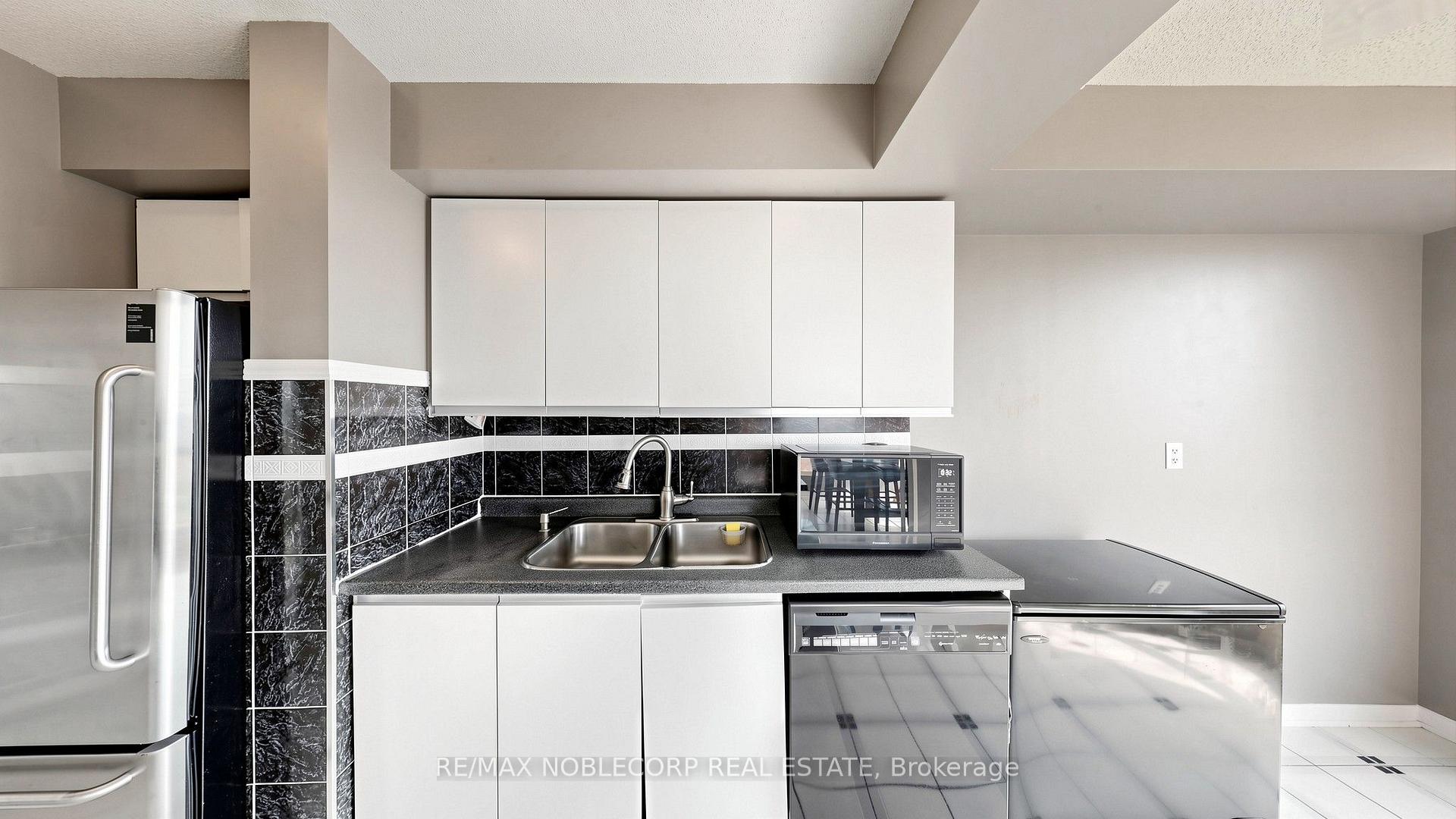 Photo 23 of Unit 804, 2901 Kipling Avenue, Etobicoke, Mount Olive-Silverstone-Jamestown — HOMEH