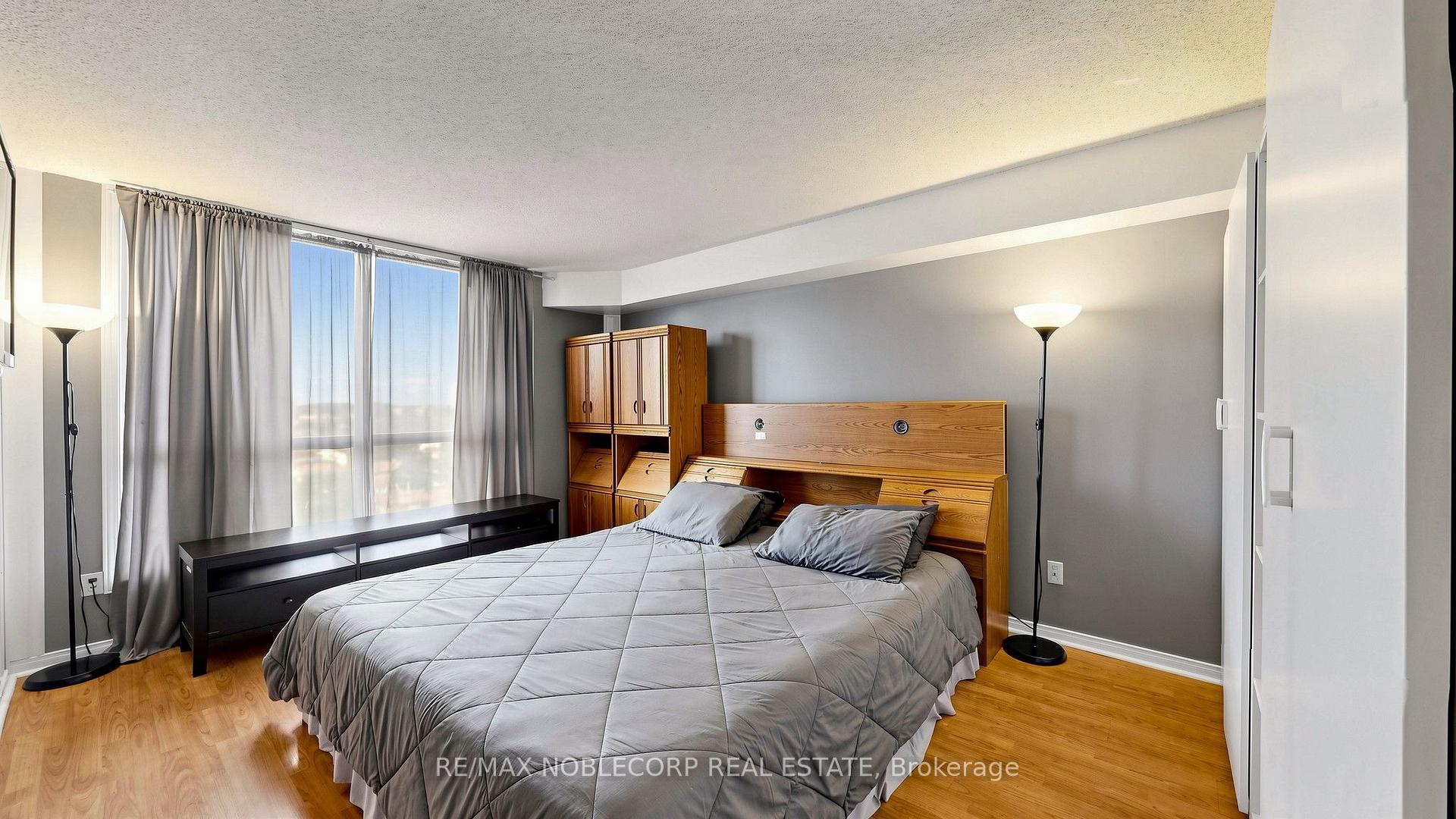 Photo 26 of Unit 804, 2901 Kipling Avenue, Etobicoke, Mount Olive-Silverstone-Jamestown — HOMEH