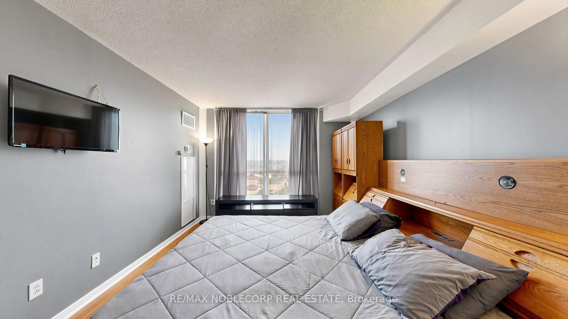 Photo 27 of Unit 804, 2901 Kipling Avenue, Etobicoke, Mount Olive-Silverstone-Jamestown — HOMEH