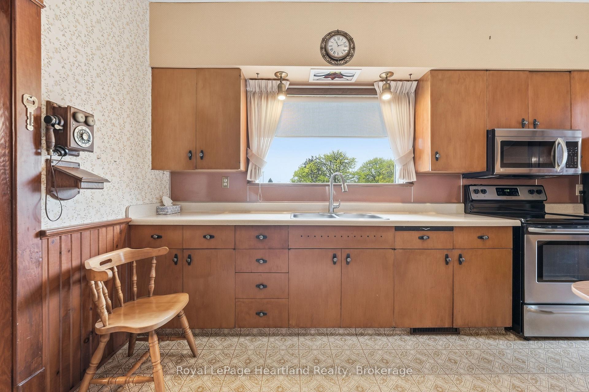 Photo 5 of 138 St. David Street, West Perth, Mitchell — HOMEH