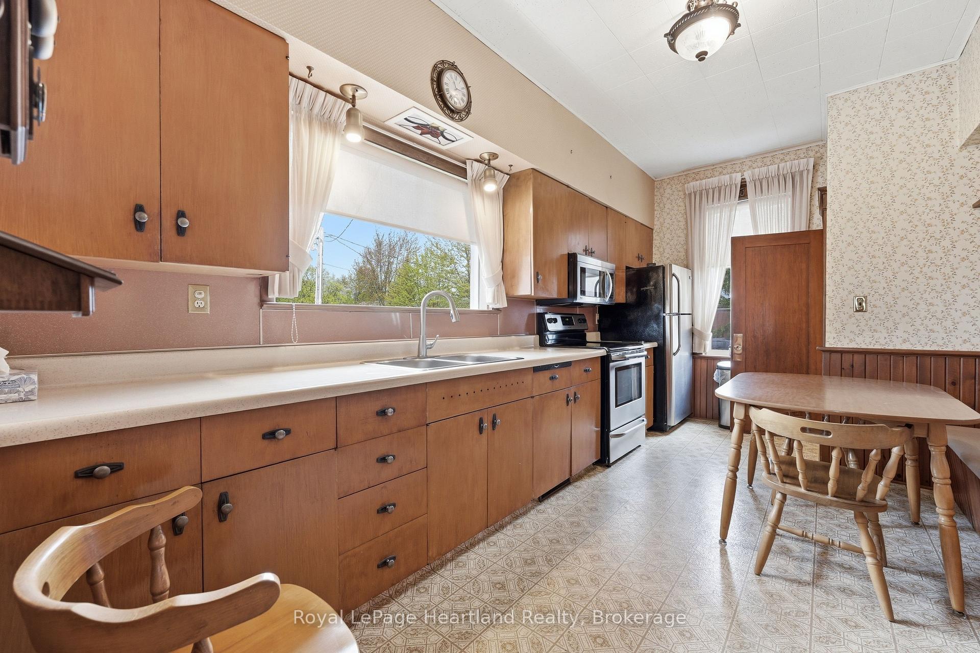 Photo 7 of 138 St. David Street, West Perth, Mitchell — HOMEH