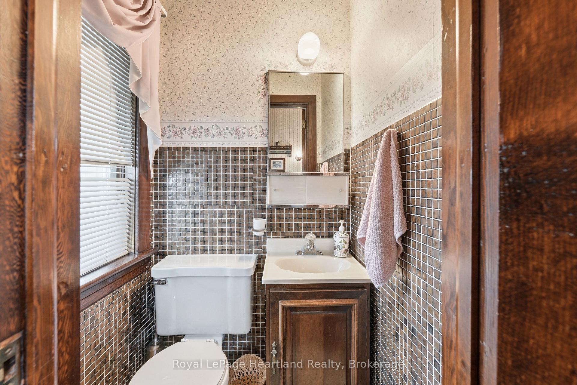 Photo 11 of 138 St. David Street, West Perth, Mitchell — HOMEH