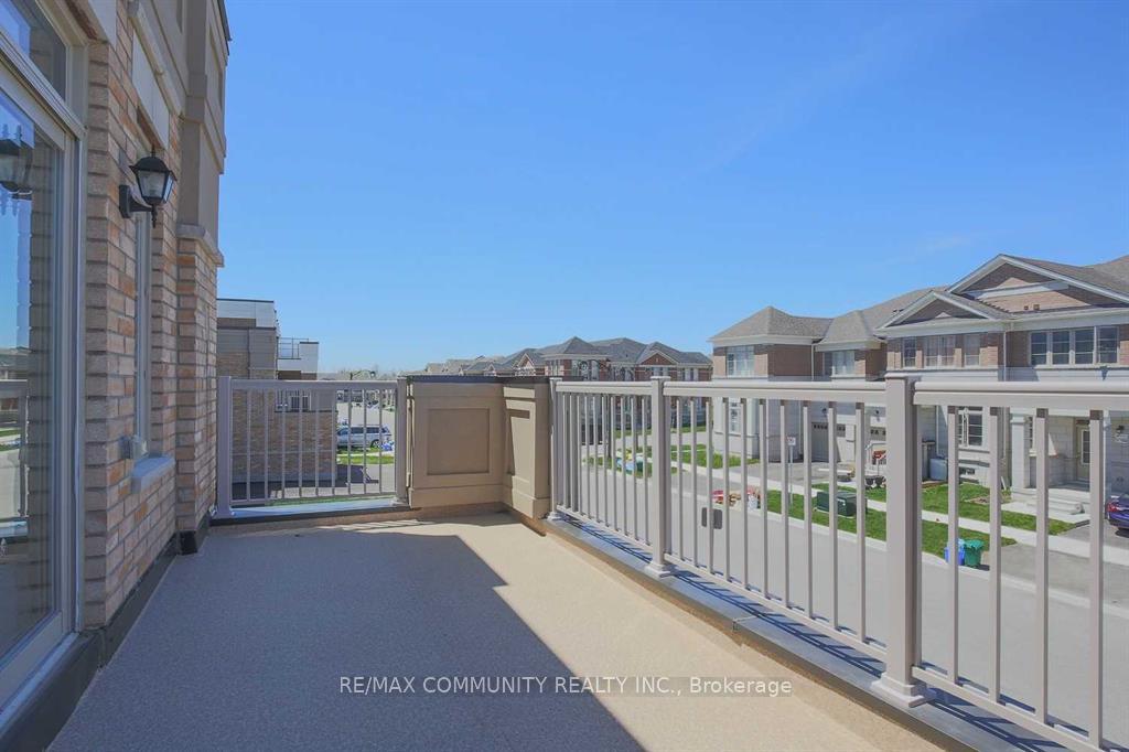 Photo 12 of 47 Luzon Avenue, Markham, Box Grove — HOMEH