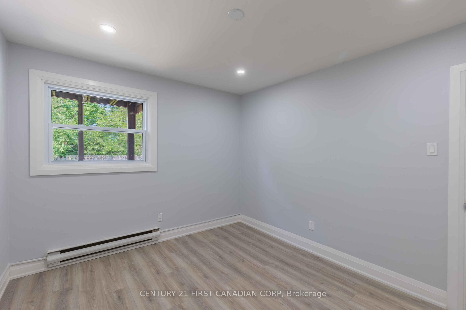 Photo 21 of 17 Carfrae Crescent, London, South F — HOMEH