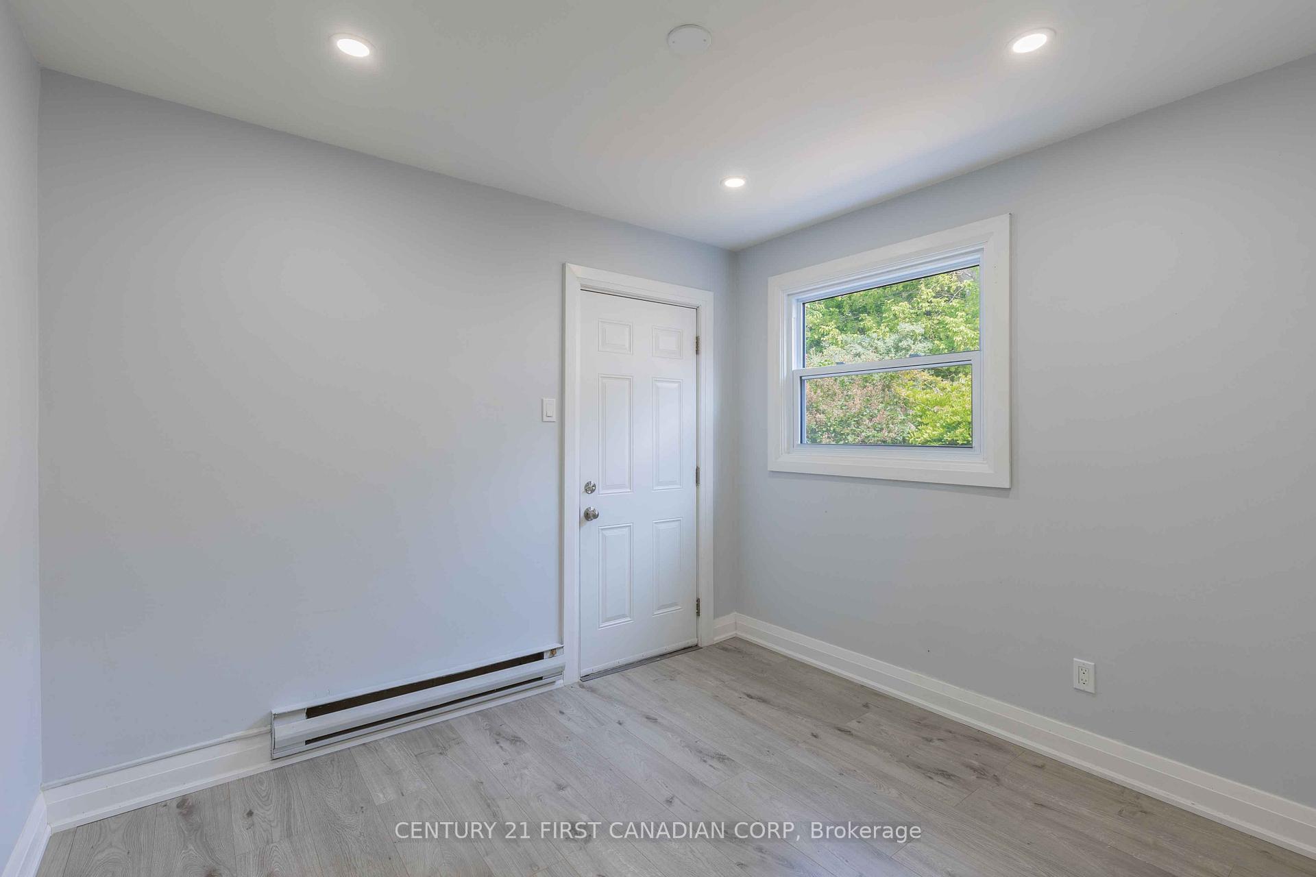 Photo 23 of 17 Carfrae Crescent, London, South F — HOMEH