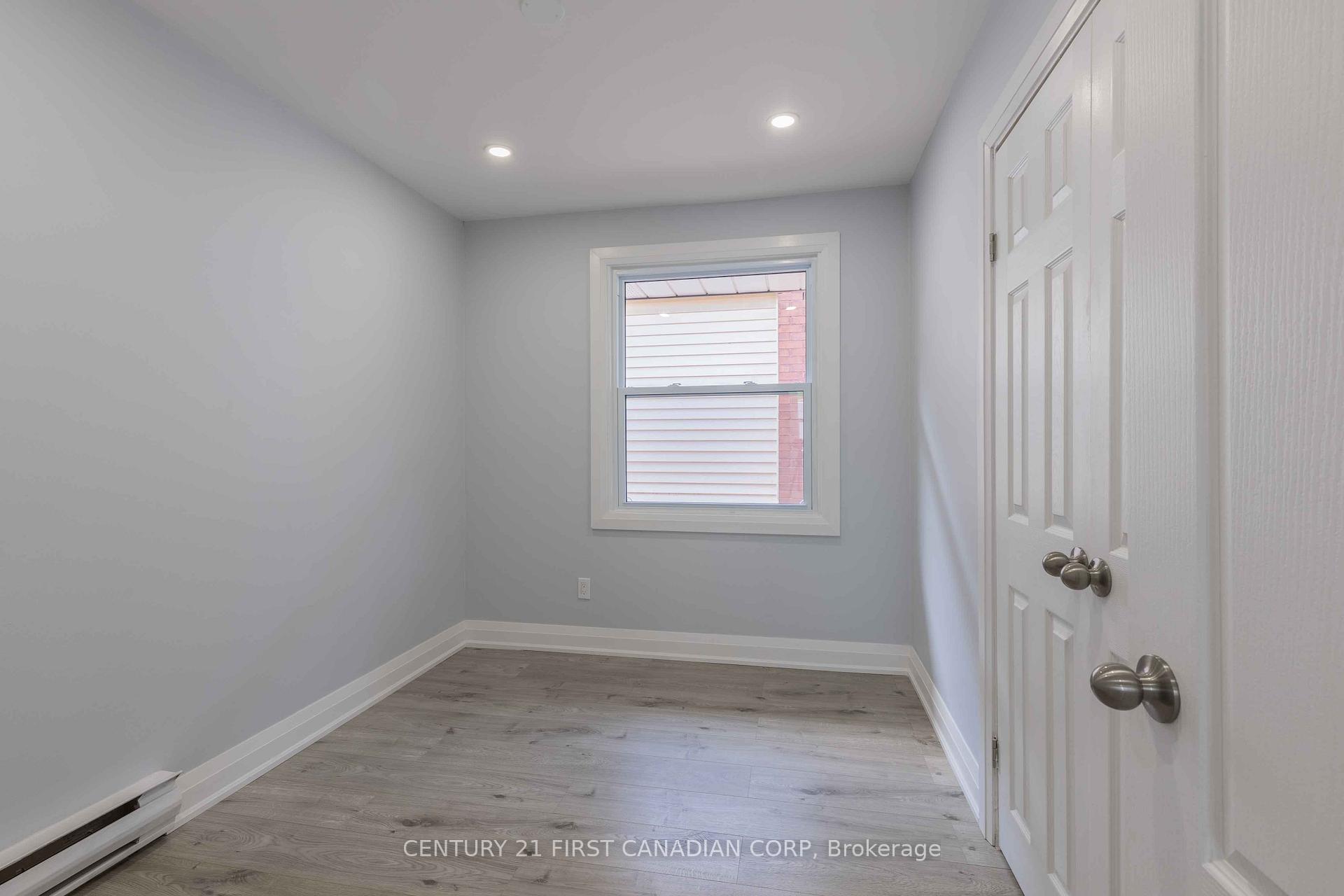 Photo 37 of 17 Carfrae Crescent, London, South F — HOMEH