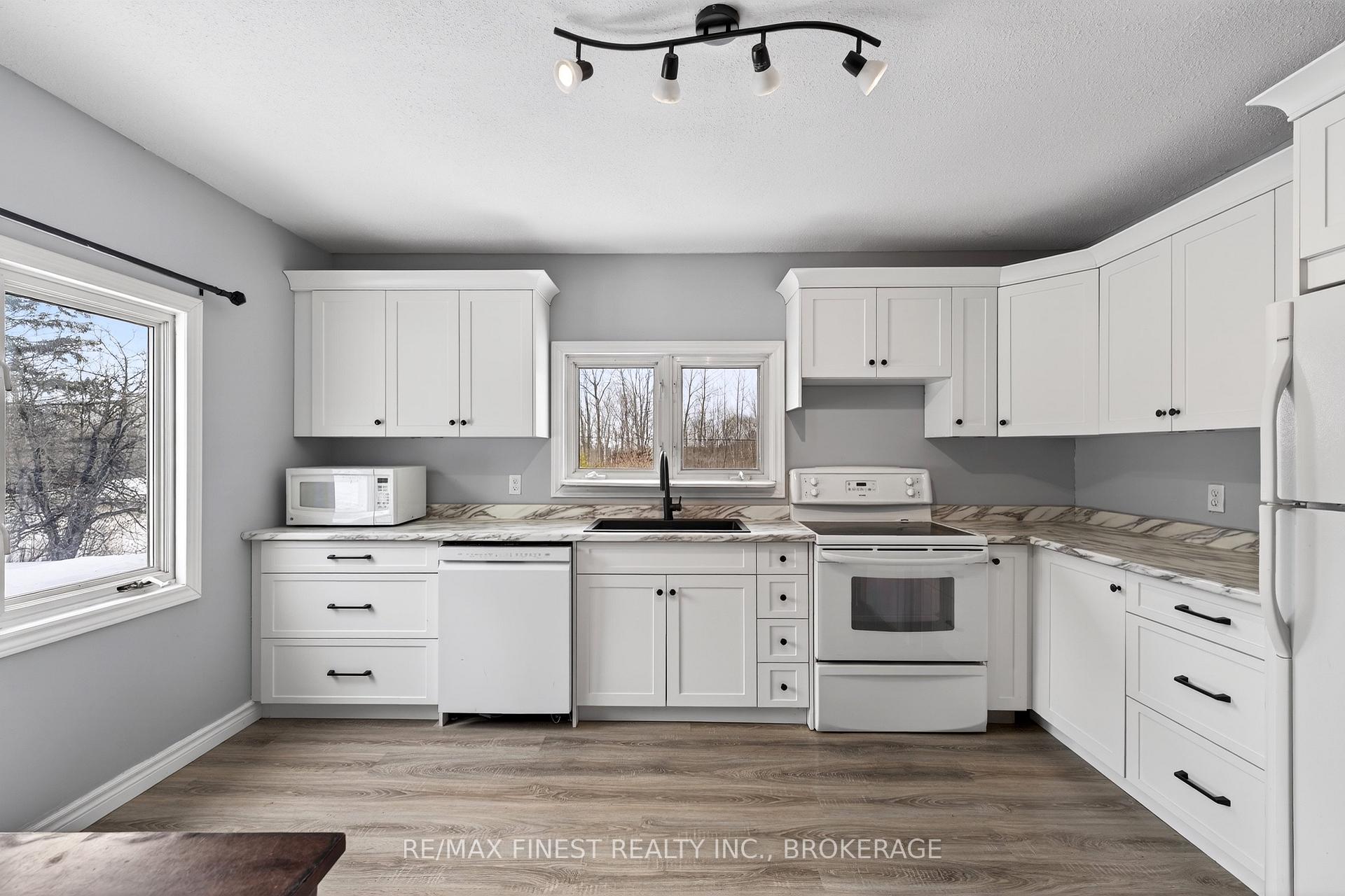 Photo 4 of 12452 Road 38, Frontenac, Frontenac South — HOMEH