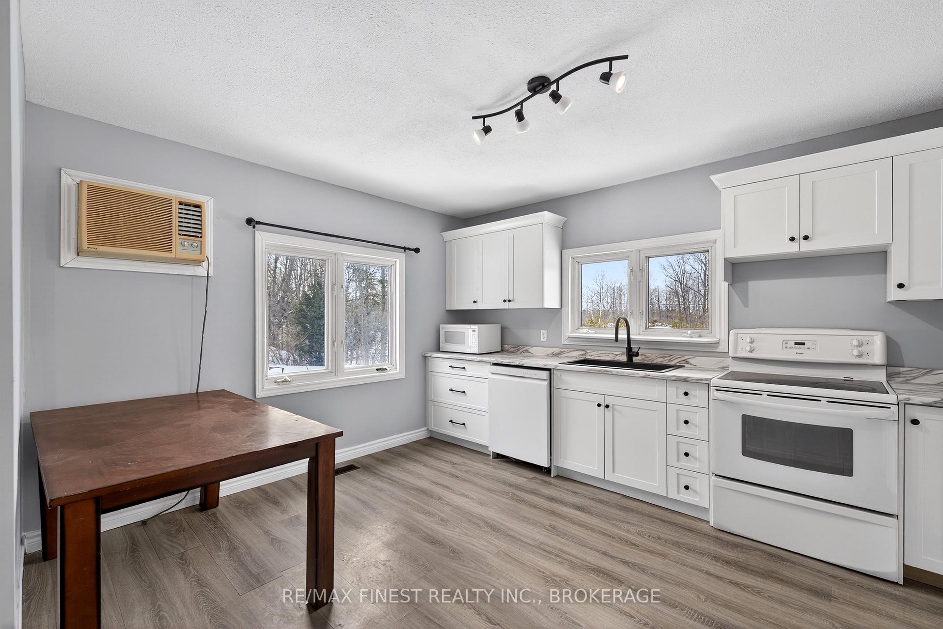 Photo 5 of 12452 Road 38, Frontenac, Frontenac South — HOMEH