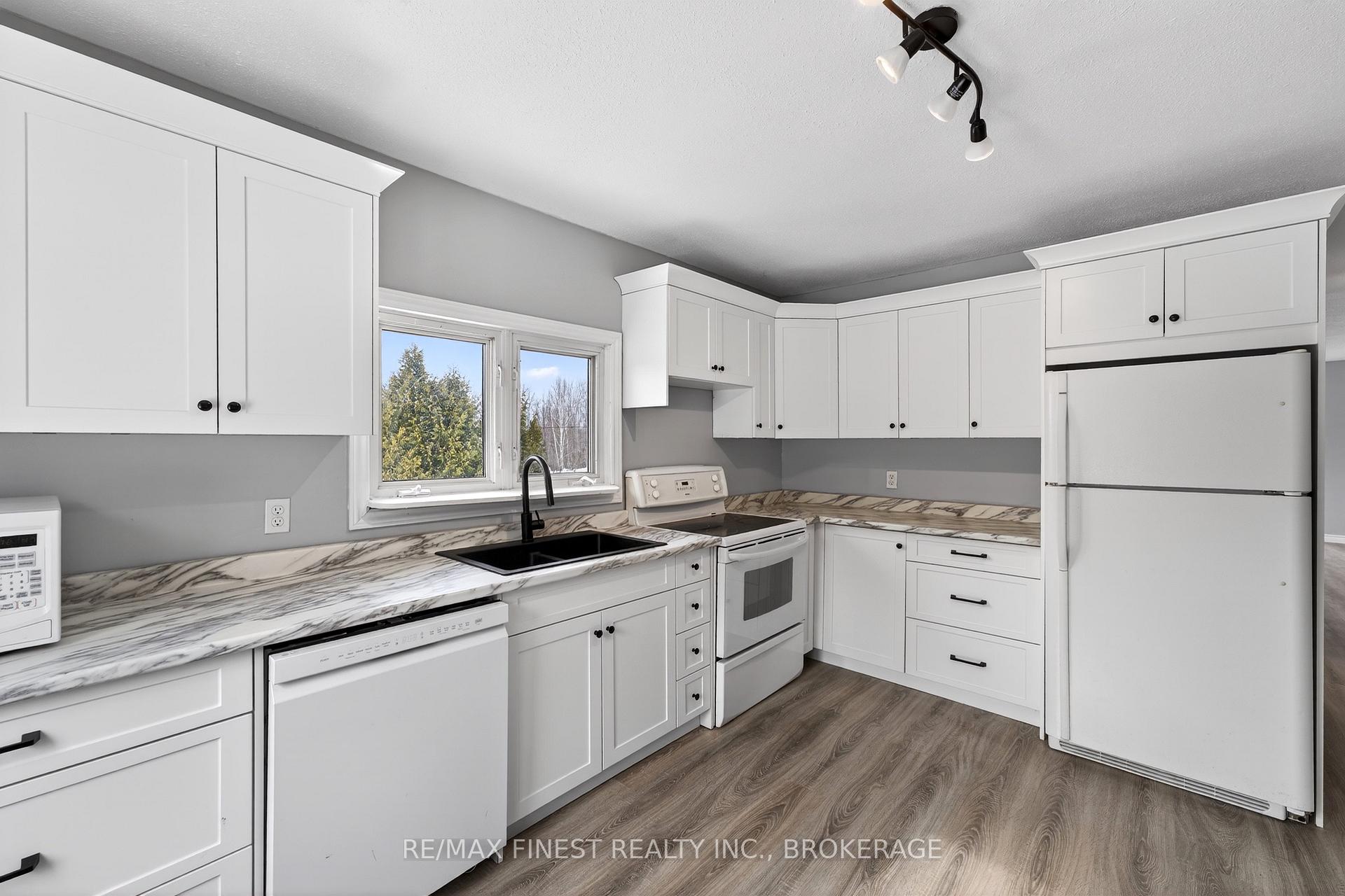 Photo 6 of 12452 Road 38, Frontenac, Frontenac South — HOMEH