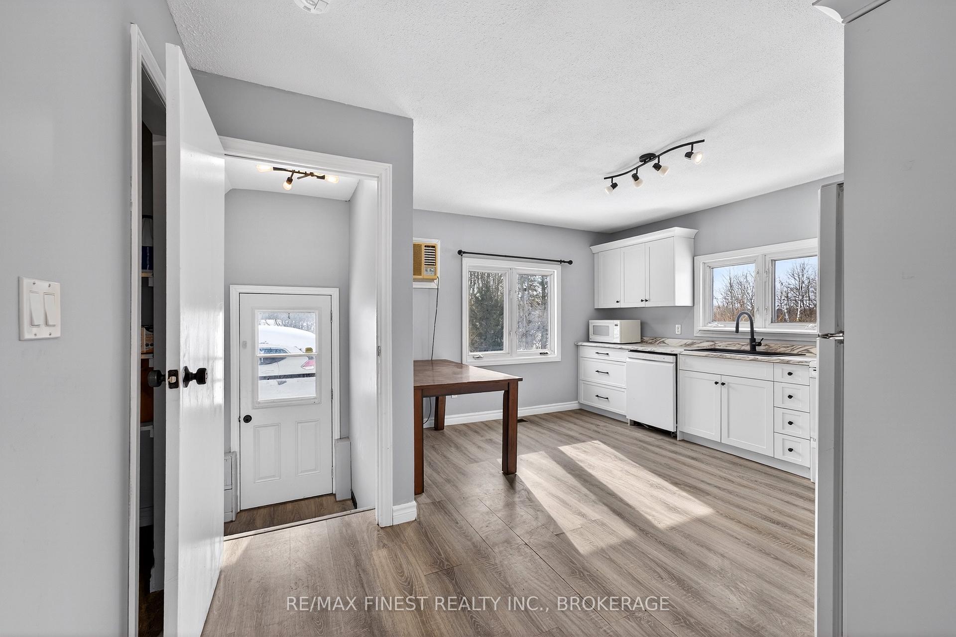 Photo 8 of 12452 Road 38, Frontenac, Frontenac South — HOMEH