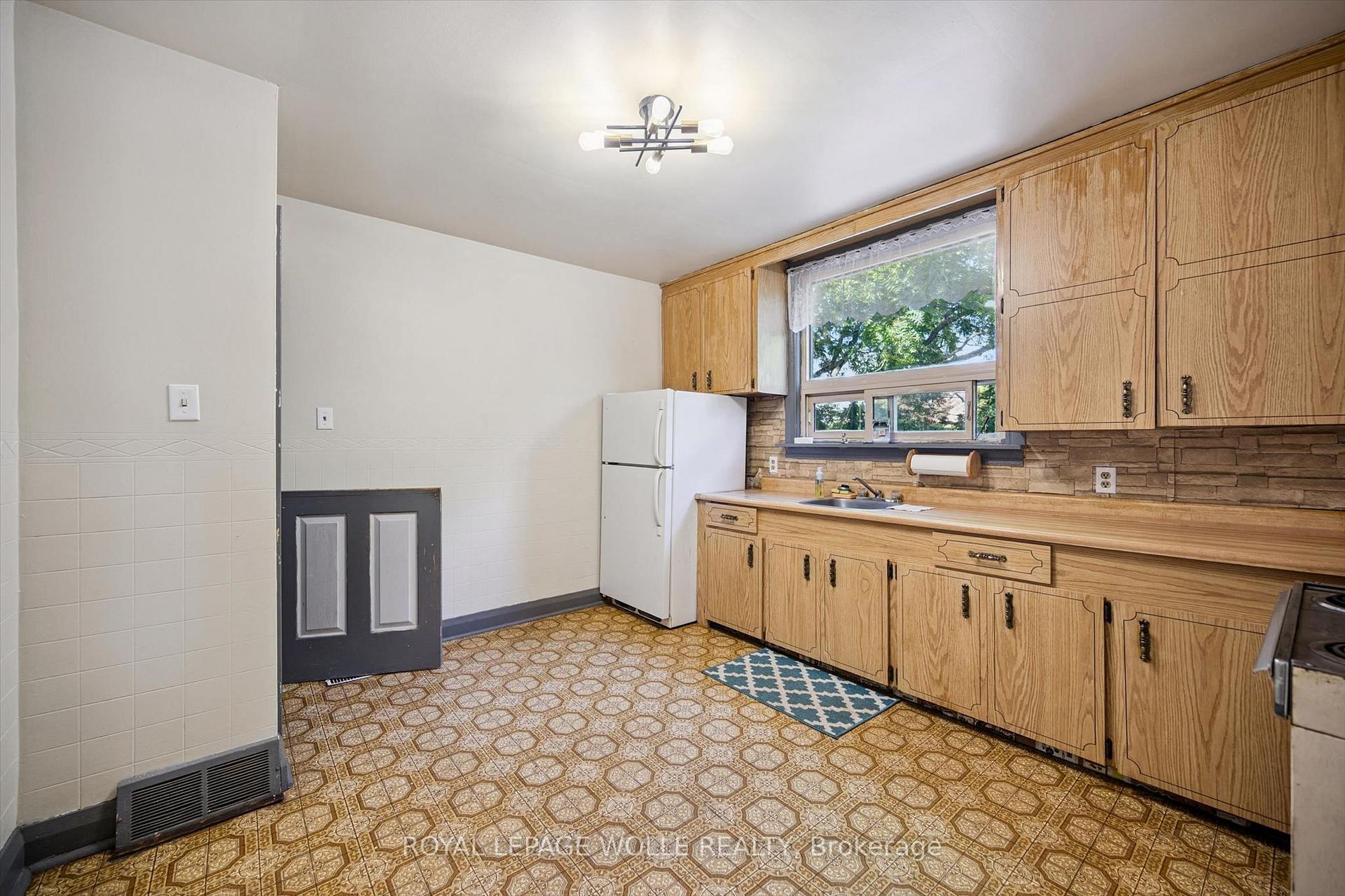 Photo 10 of 334 Blucher Boulevard, Kitchener, Northward — HOMEH
