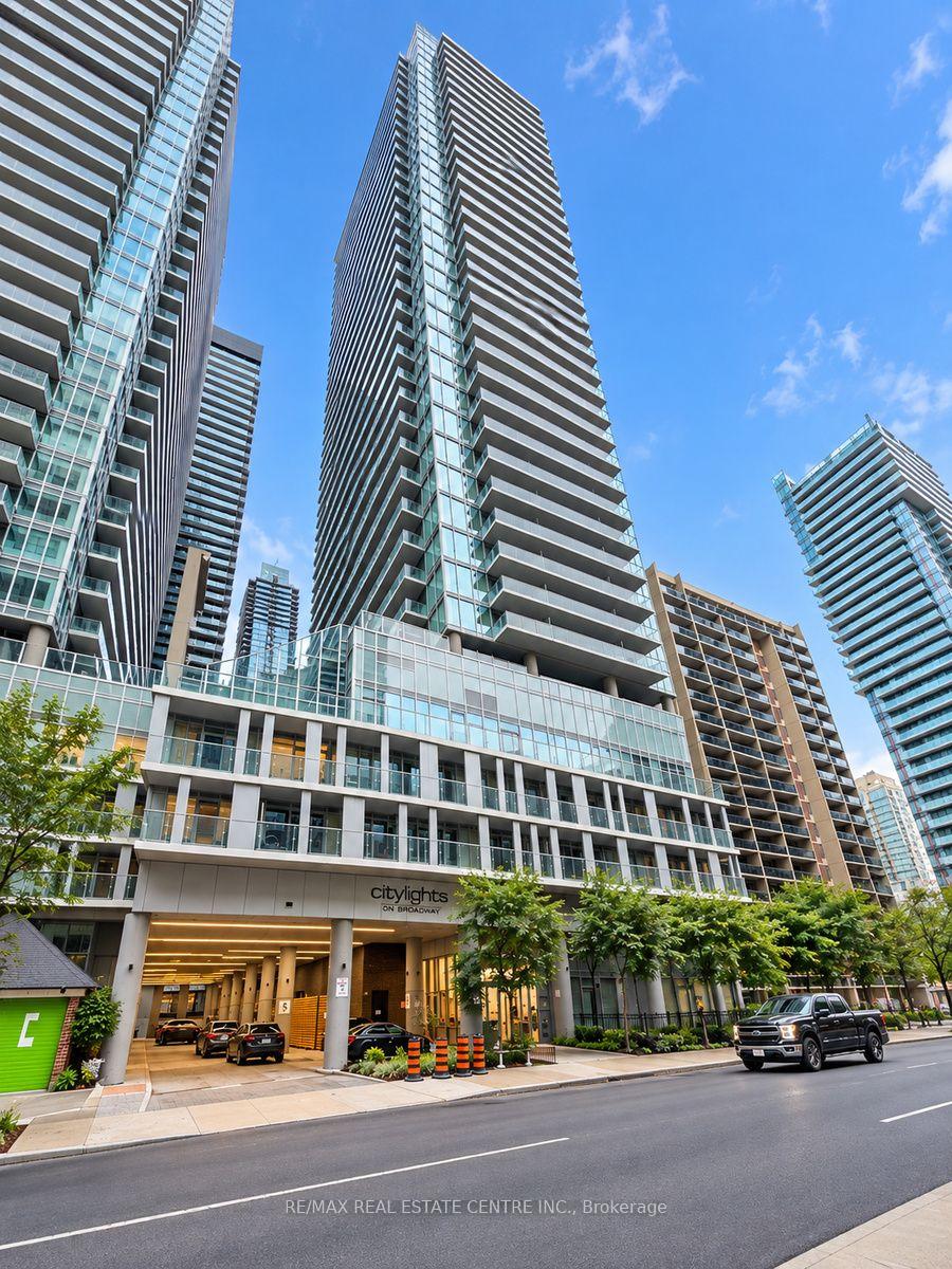Photo 2 of Unit 2714, 195 Redpath Avenue, Toronto, Mount Pleasant East — HOMEH
