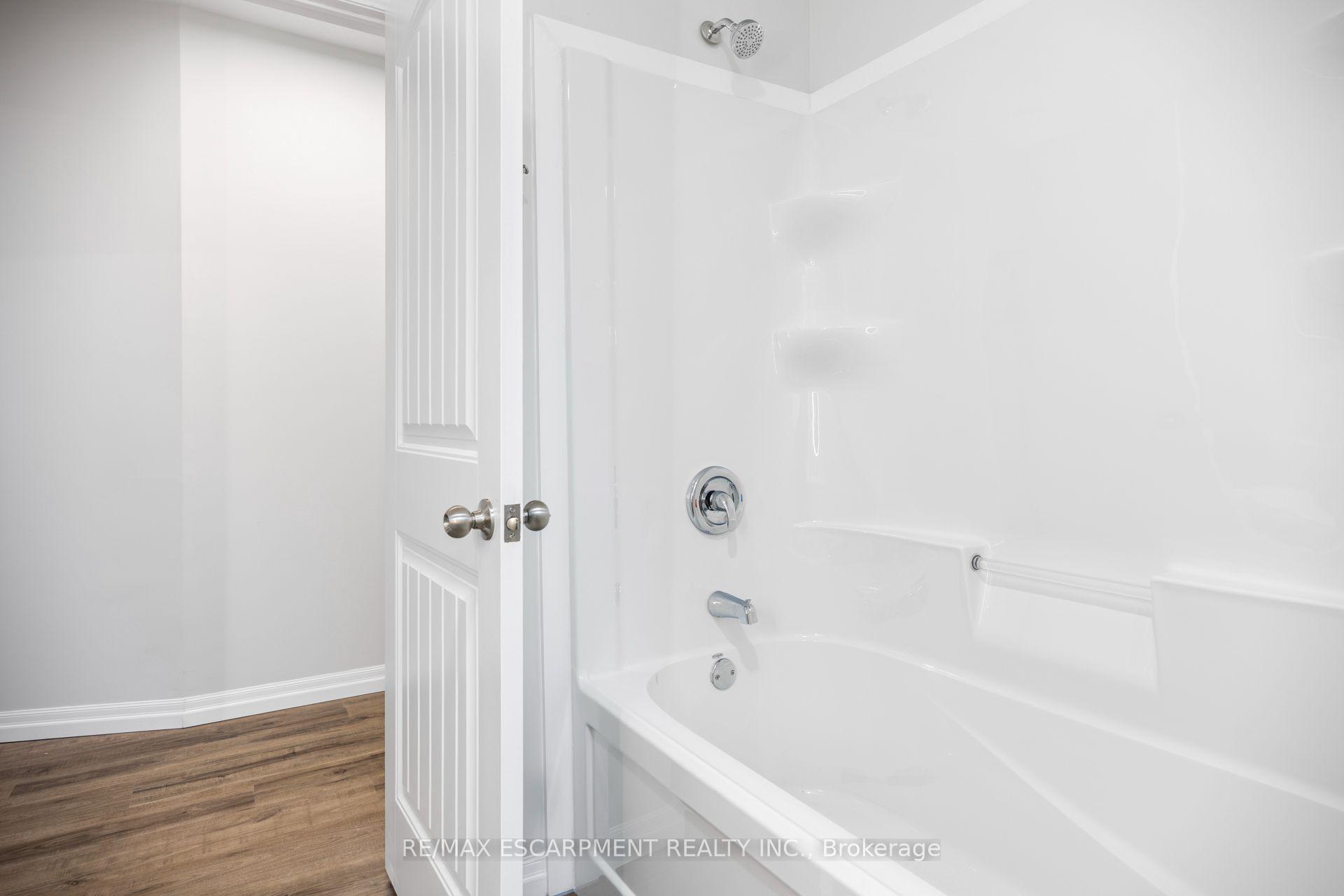 Photo 20 of Unit MAIN, 35 Inkerman Street, St. Thomas — HOMEH
