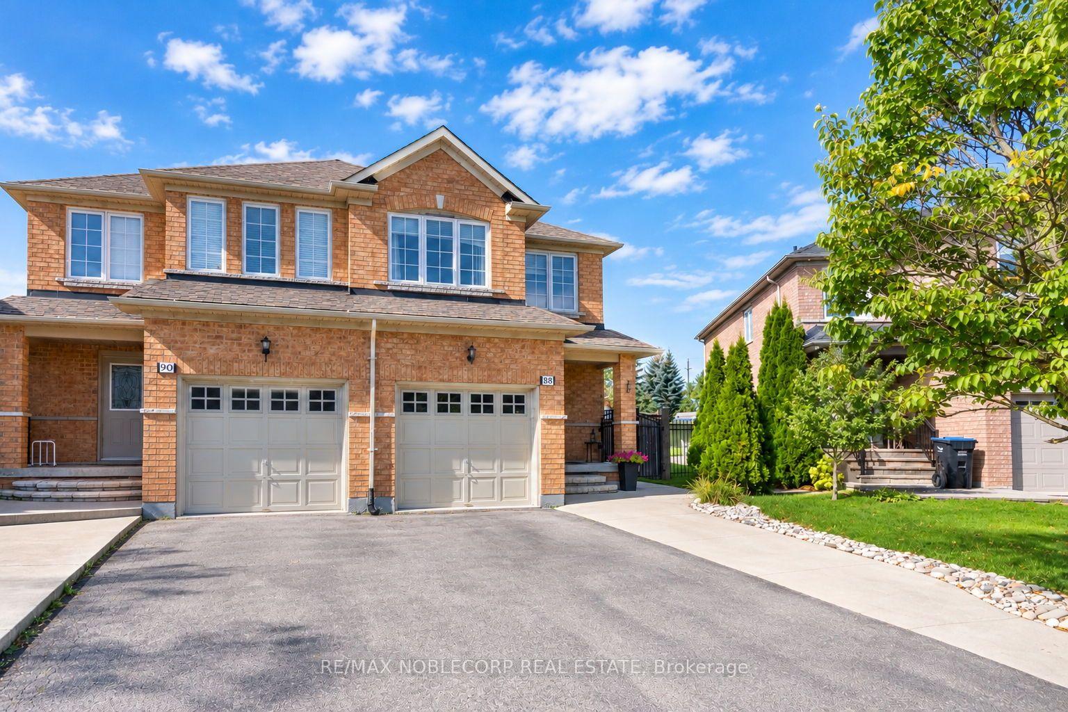 Photo 2 of 88 Humbershed Crescent, Caledon, Bolton West — HOMEH