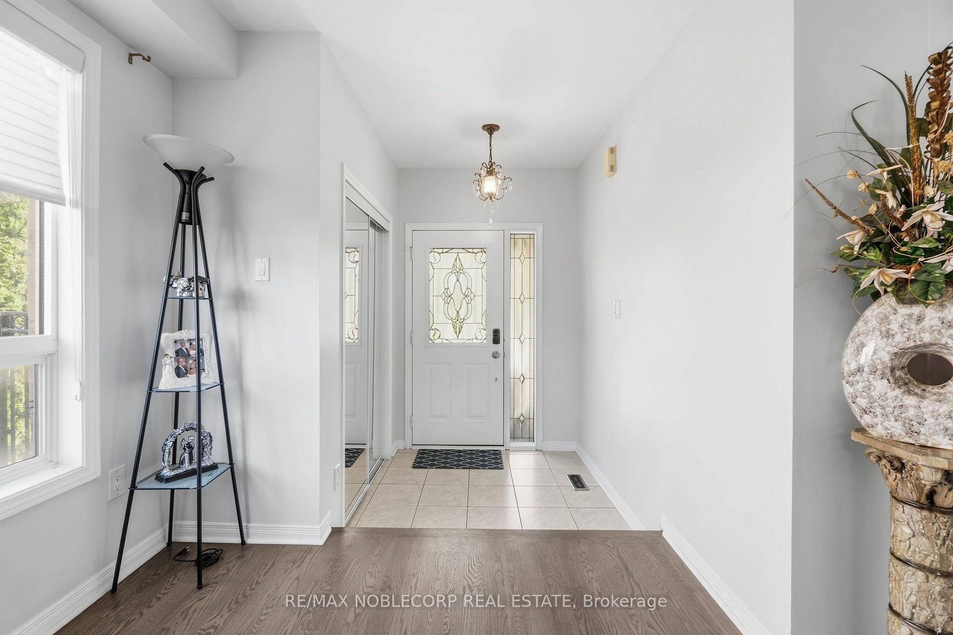 Photo 6 of 88 Humbershed Crescent, Caledon, Bolton West — HOMEH