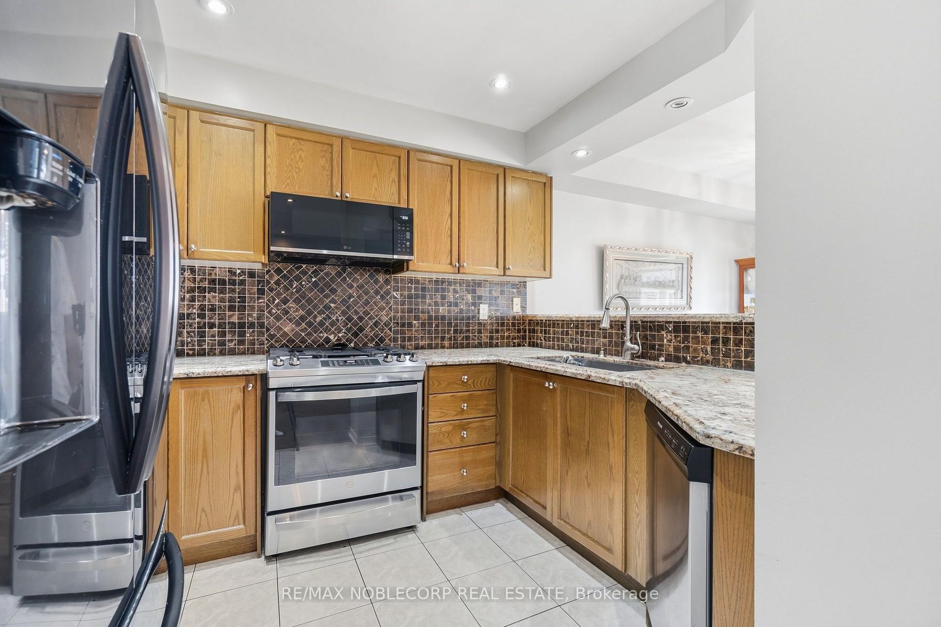 Photo 10 of 88 Humbershed Crescent, Caledon, Bolton West — HOMEH