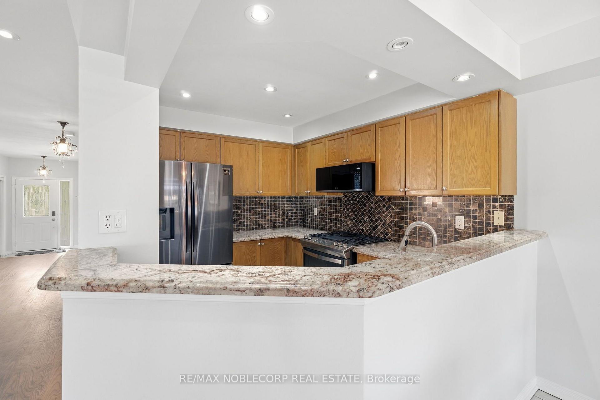 Photo 12 of 88 Humbershed Crescent, Caledon, Bolton West — HOMEH