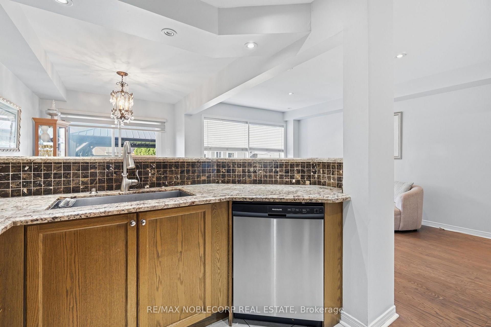 Photo 13 of 88 Humbershed Crescent, Caledon, Bolton West — HOMEH