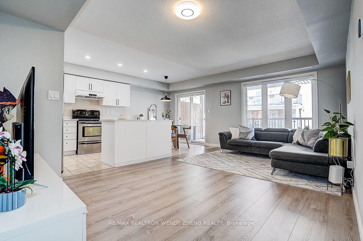 Photo 6 of 88 Louisbourg Way, Markham, Greensborough — HOMEH