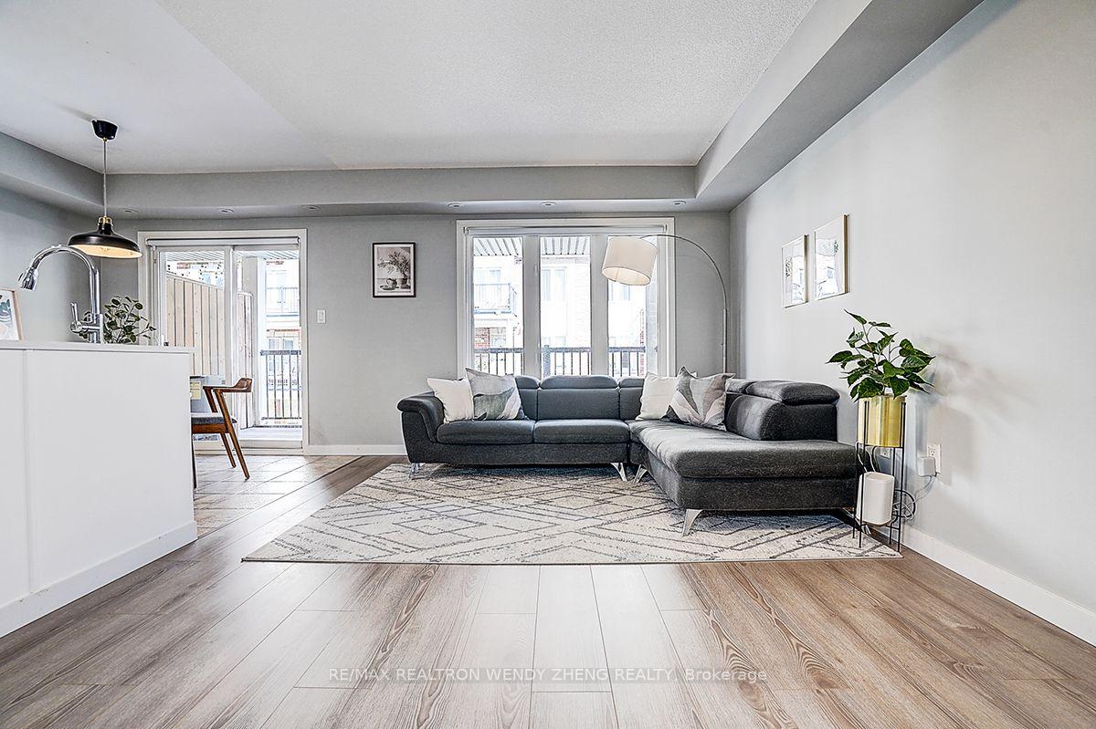 Photo 7 of 88 Louisbourg Way, Markham, Greensborough — HOMEH