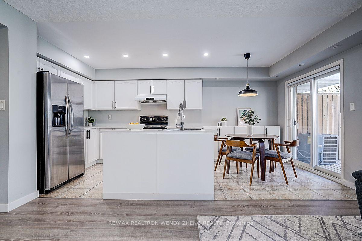 Photo 12 of 88 Louisbourg Way, Markham, Greensborough — HOMEH