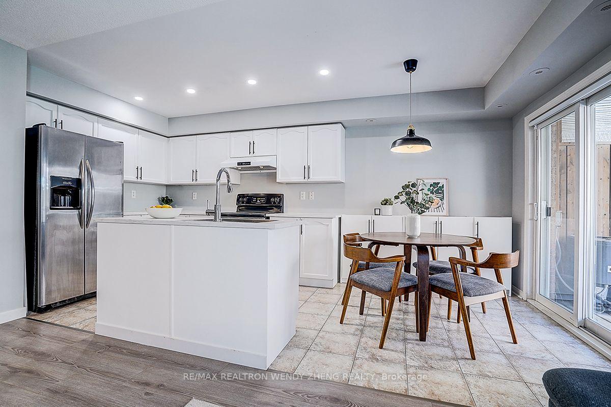 Photo 13 of 88 Louisbourg Way, Markham, Greensborough — HOMEH