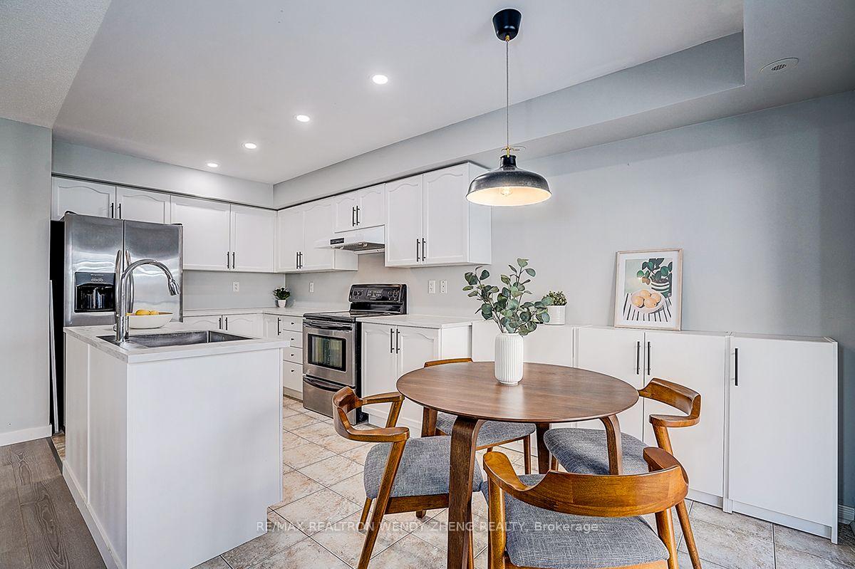 Photo 15 of 88 Louisbourg Way, Markham, Greensborough — HOMEH