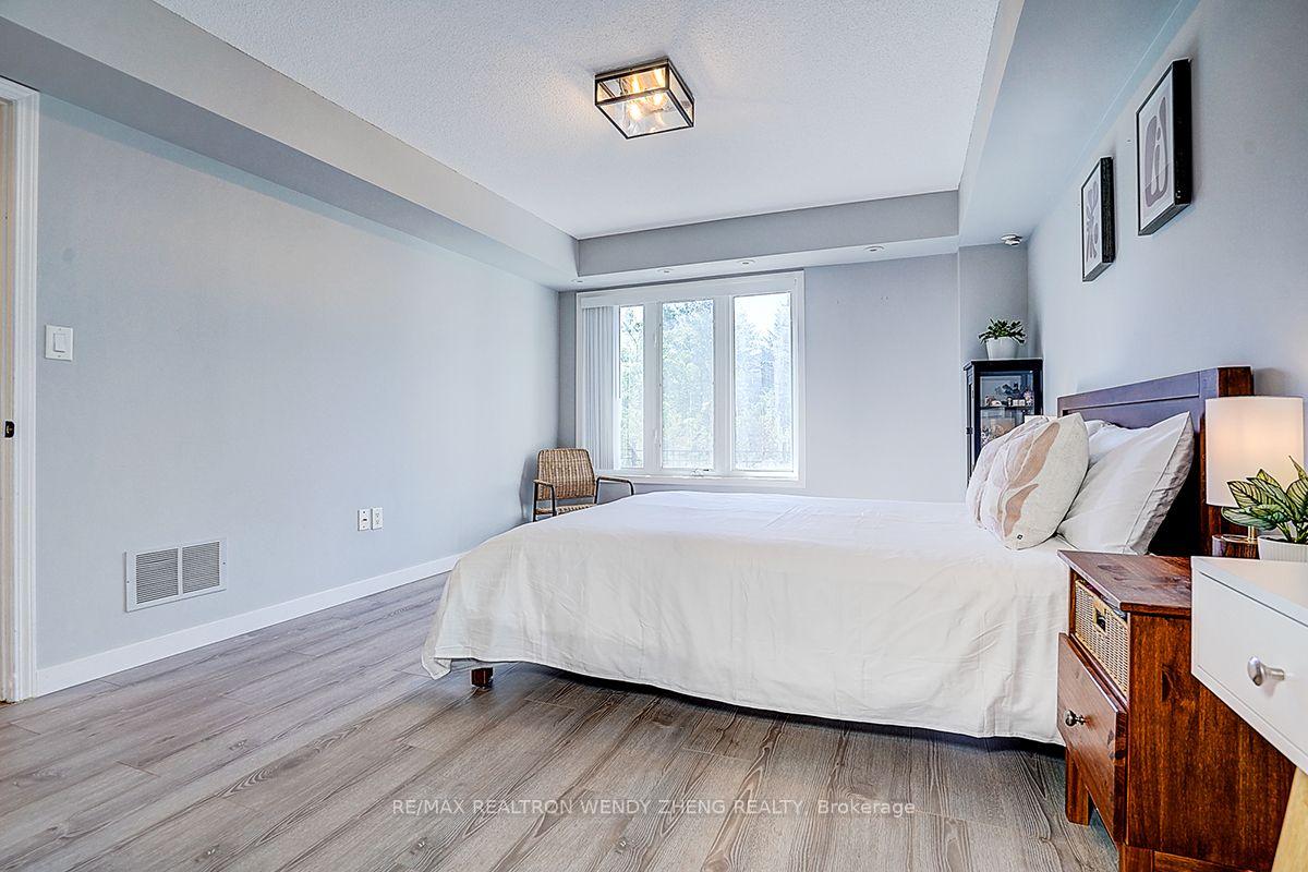 Photo 23 of 88 Louisbourg Way, Markham, Greensborough — HOMEH