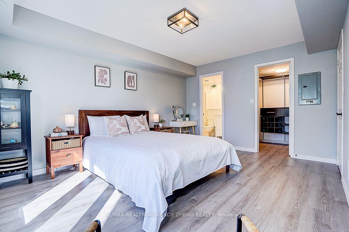 Photo 25 of 88 Louisbourg Way, Markham, Greensborough — HOMEH