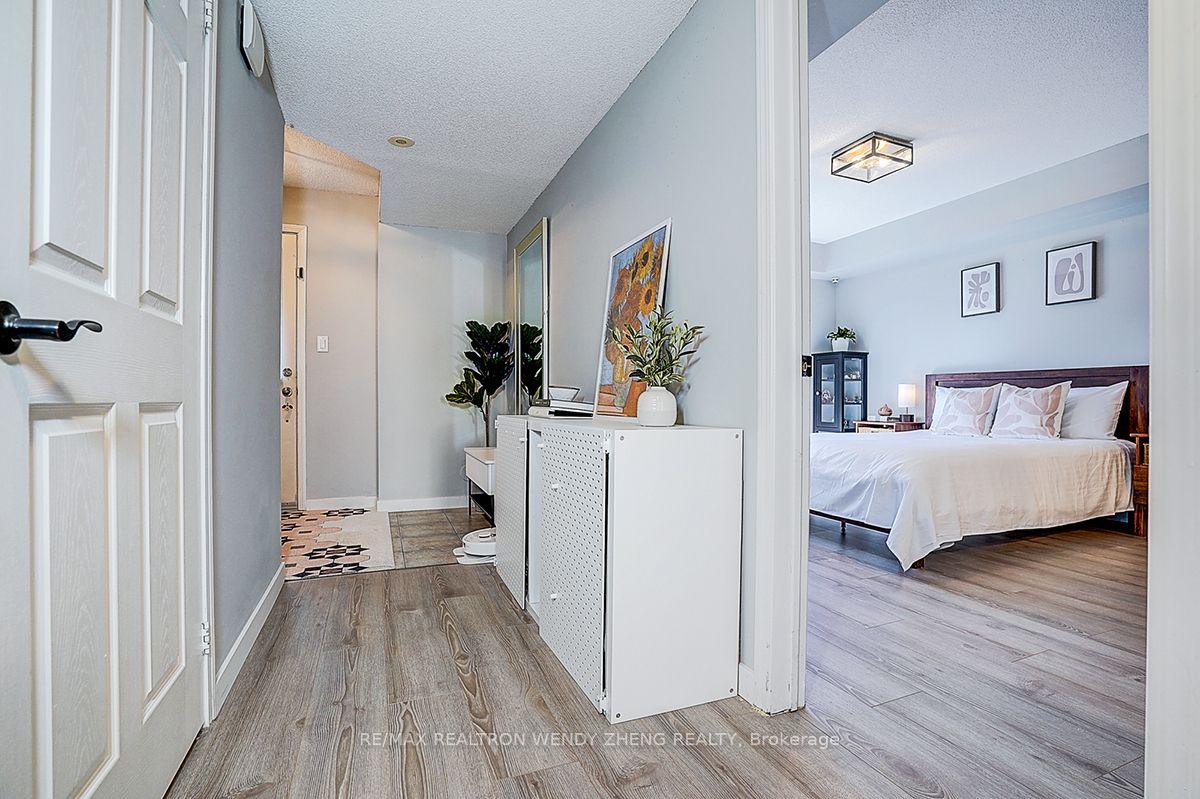 Photo 33 of 88 Louisbourg Way, Markham, Greensborough — HOMEH